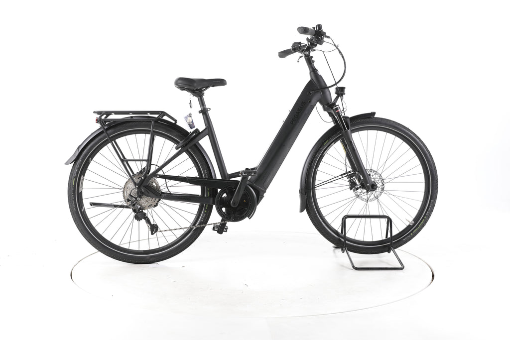Pegasus Premio EVO Lite Trekking E-Bike Tiefeinsteiger - Image 1