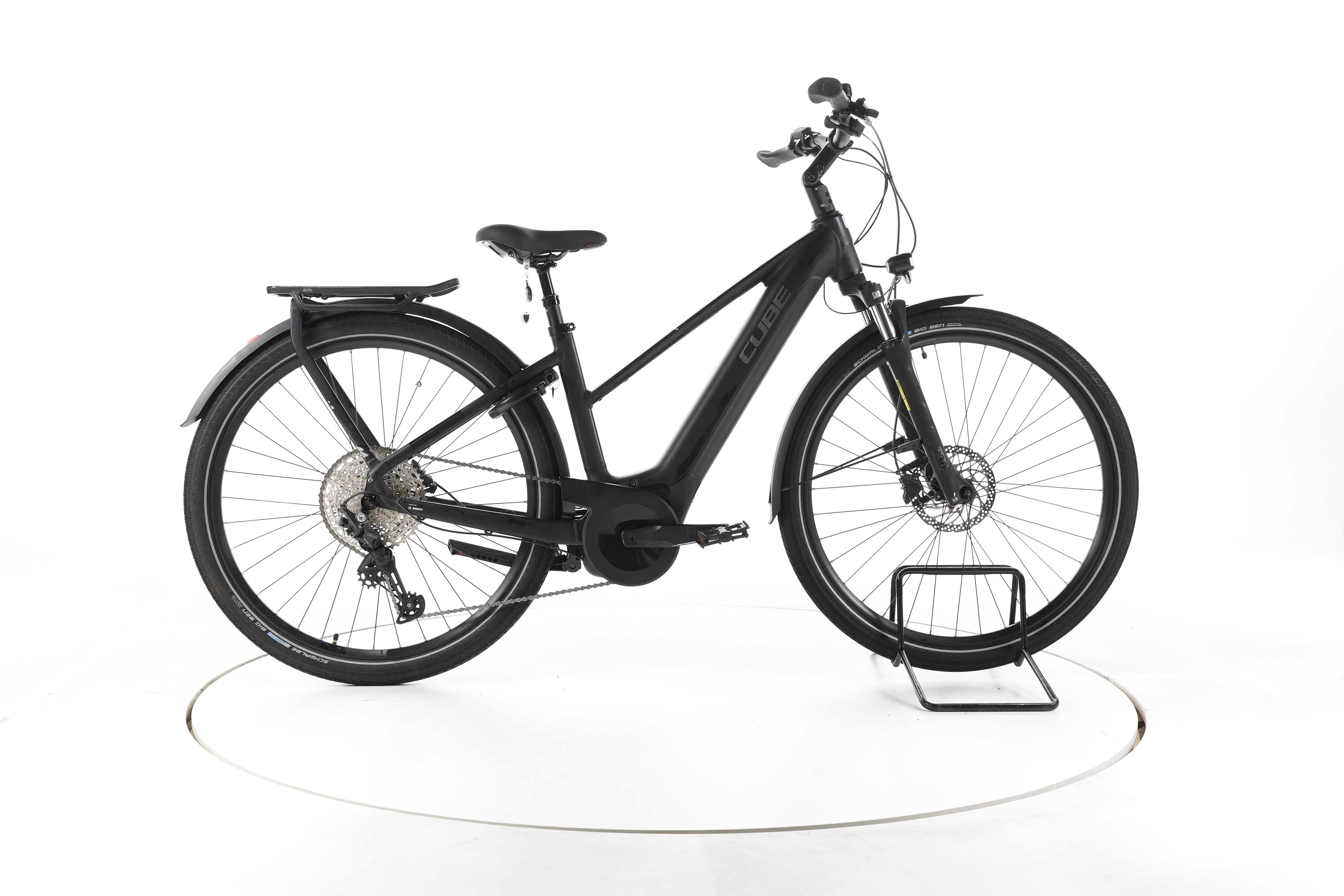 Cube Touring Hybrid Pro Trekking E-Bike - Image 1