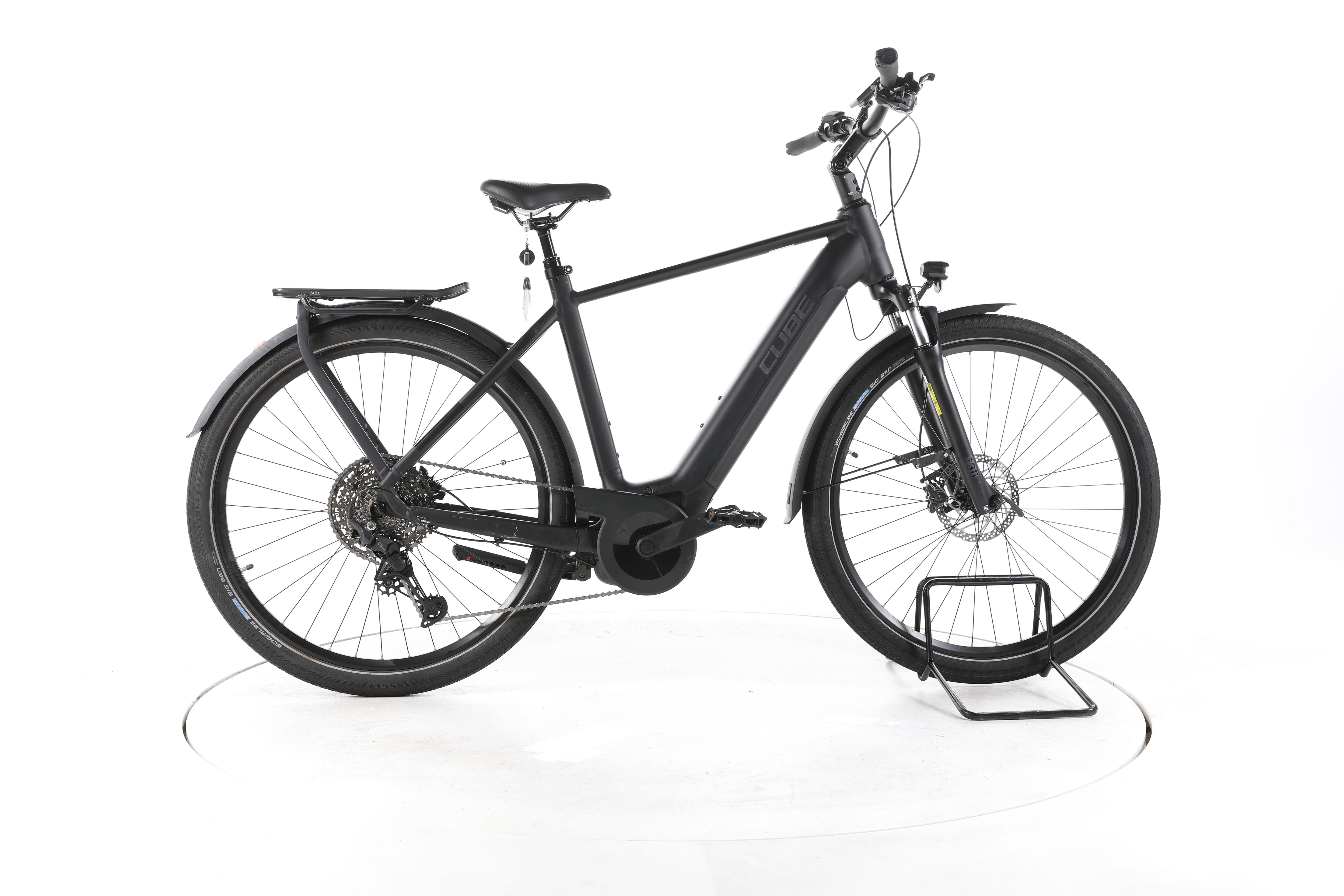 Cube Touring Hybrid Pro Trekking E-Bike 2024 - Image 1