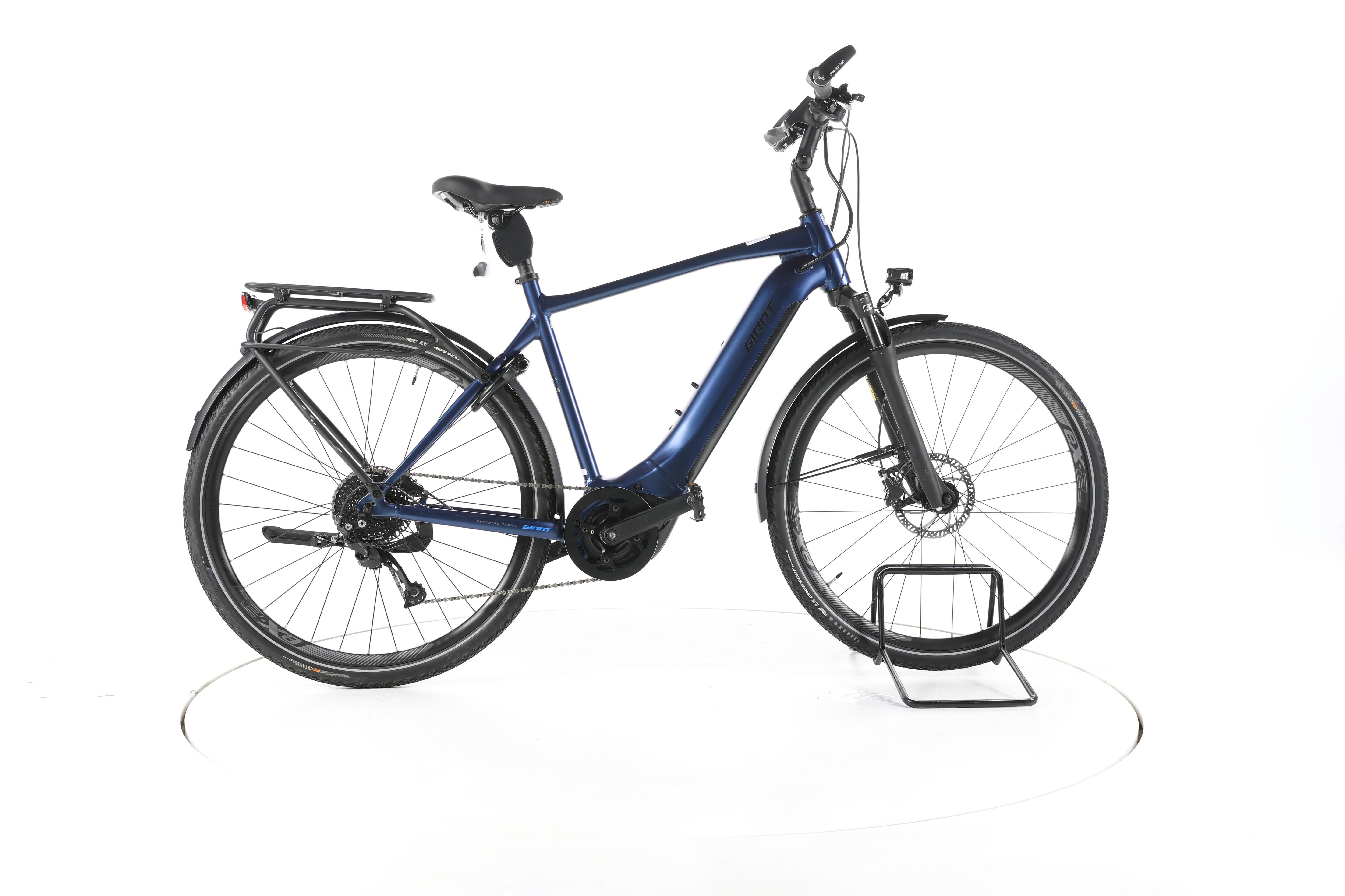 Giant Explore E+ 2 Trekking E-Bike - Image 1