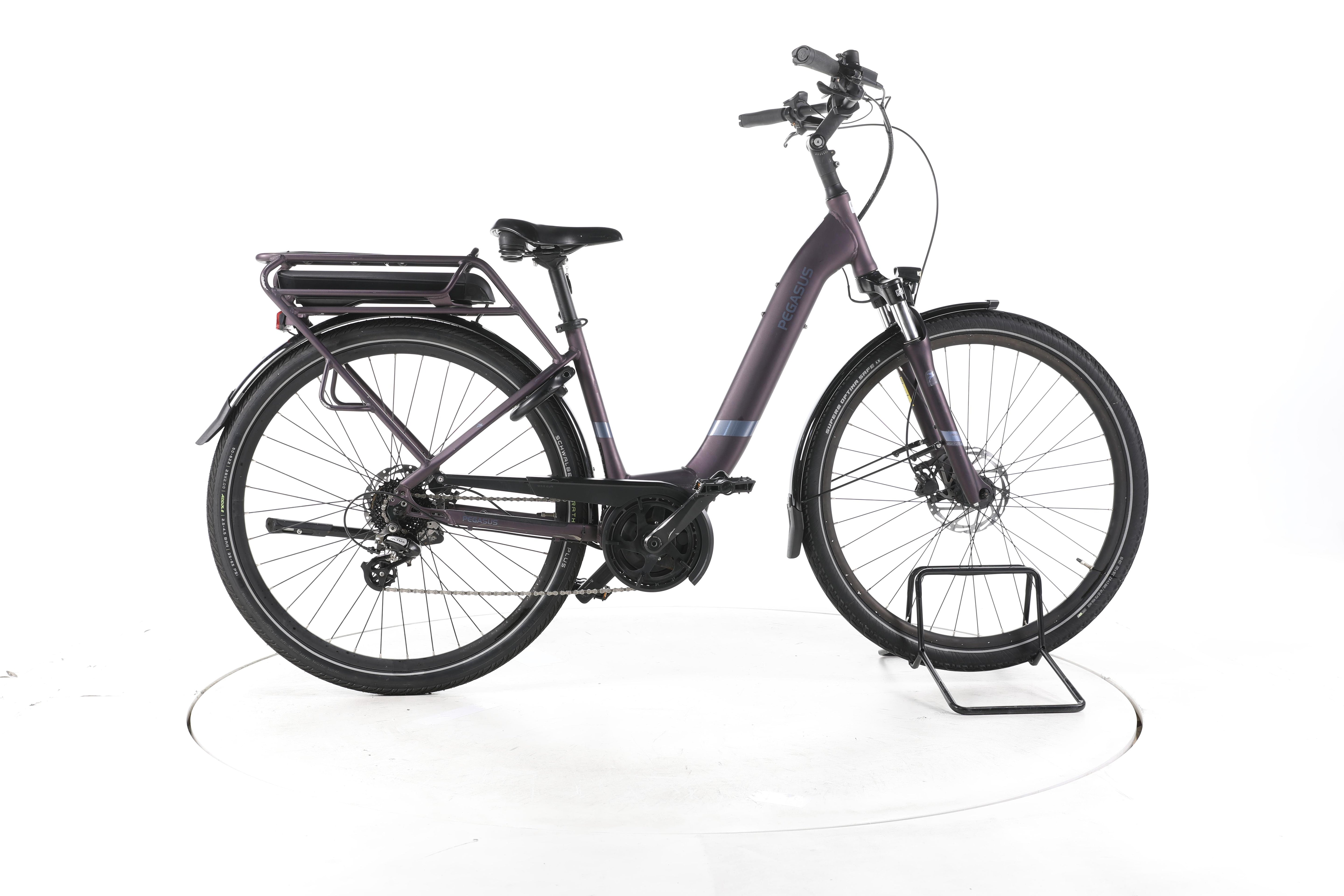 Pegasus Solero E8 Plus Trekking E-Bike Tiefeinsteiger - Image 1