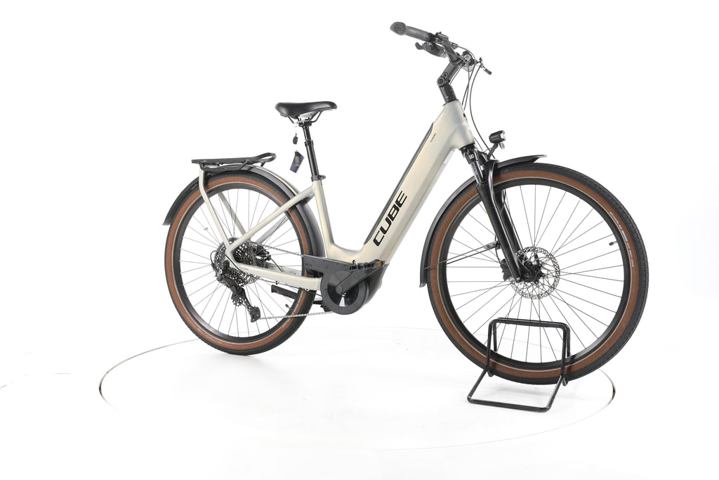 Cube Touring Hybrid Pro Trekking E-Bike Tiefeinsteiger 2024 - Image 2