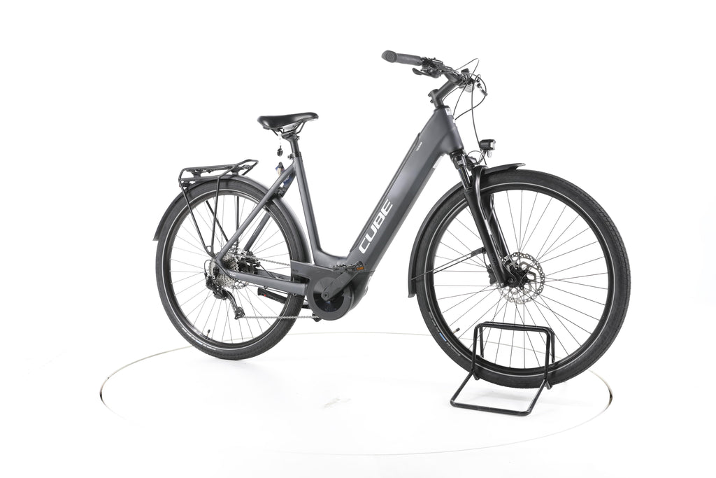 Cube Touring Hybrid ONE Trekking E-Bike Tiefeinsteiger 2023 - Image 2