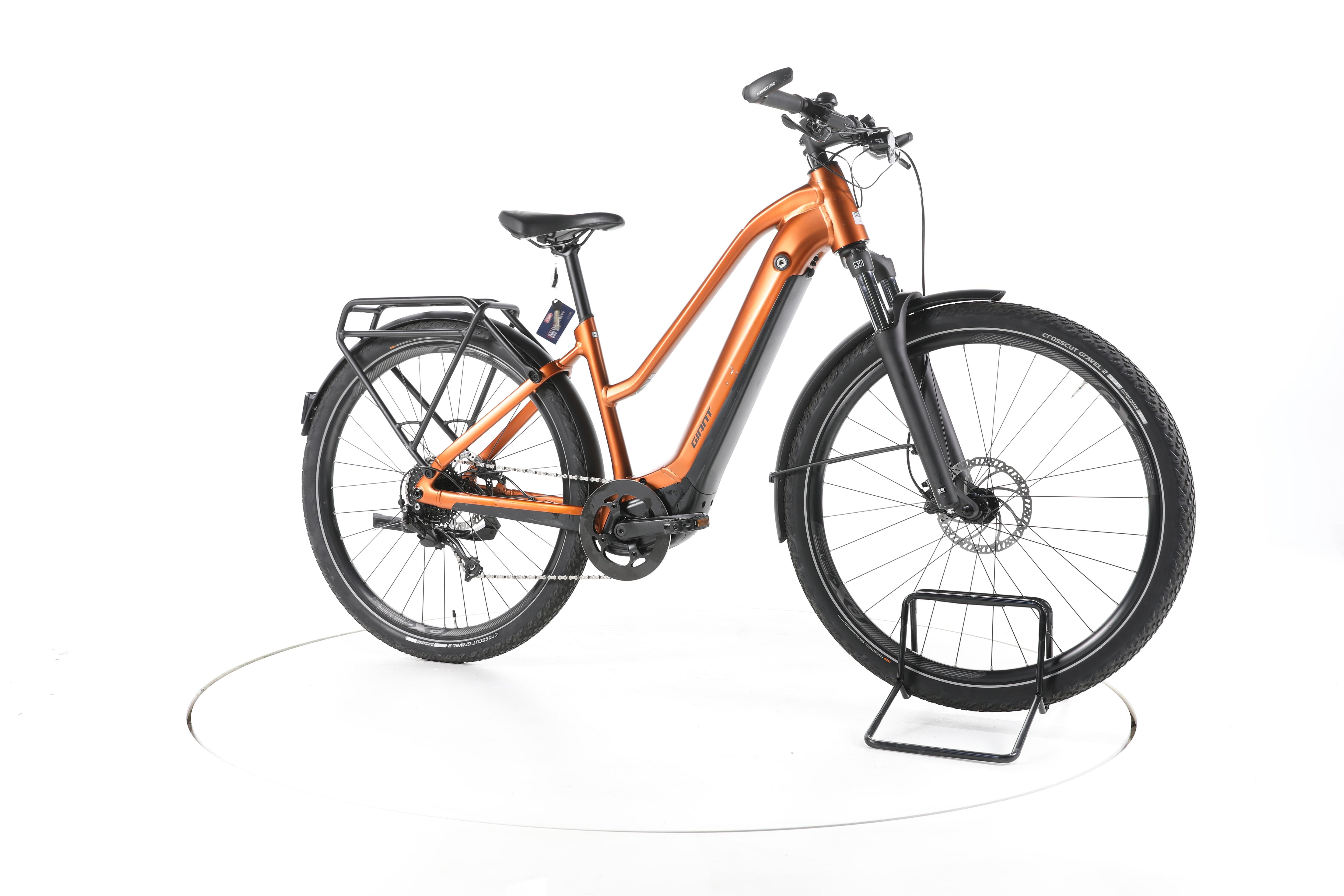 Giant Explore E+ 2 Trekking E-Bike - Image 2