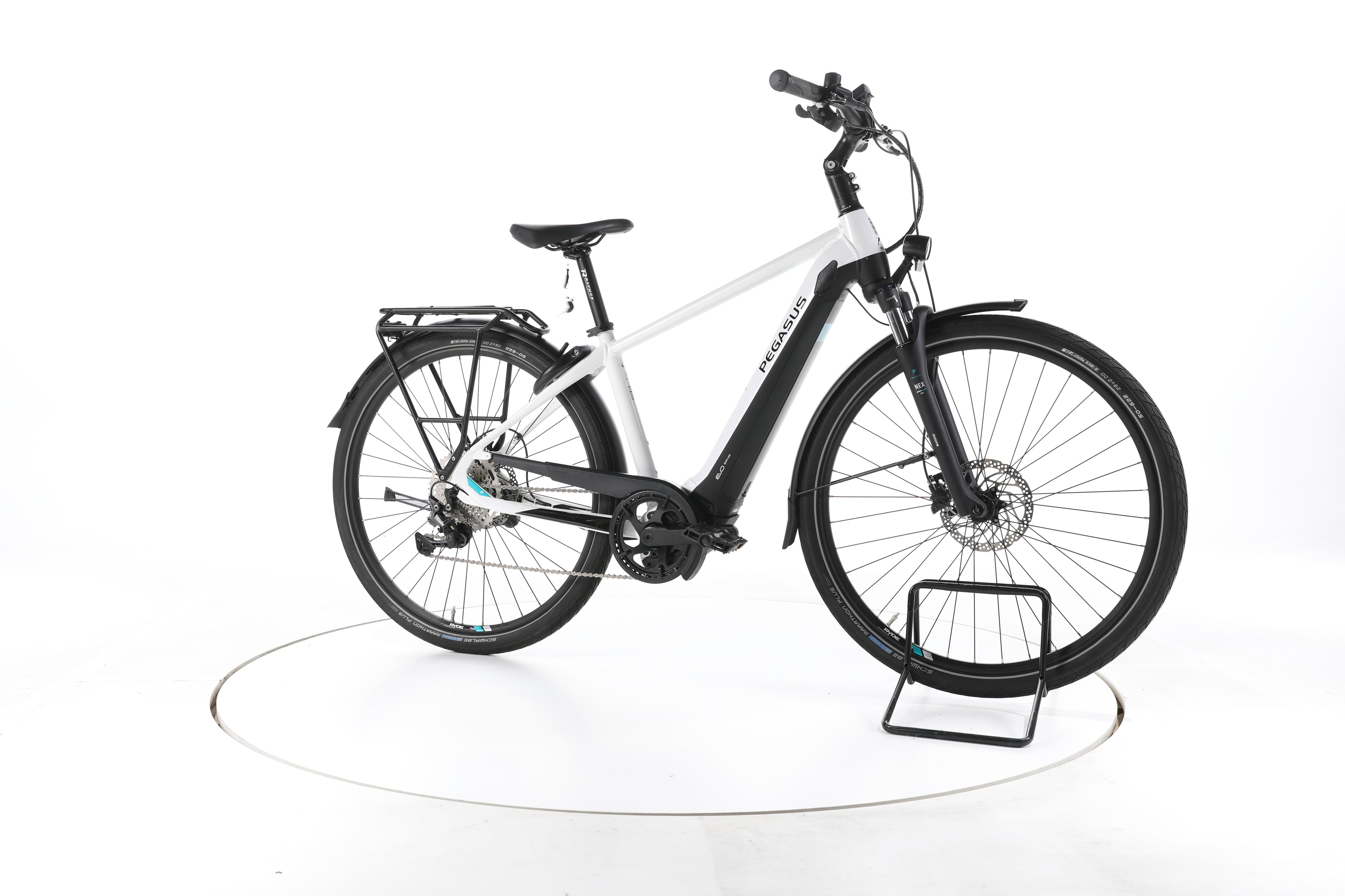 Pegasus Premio EVO 10 Lite Trekking E-Bike - Image 2