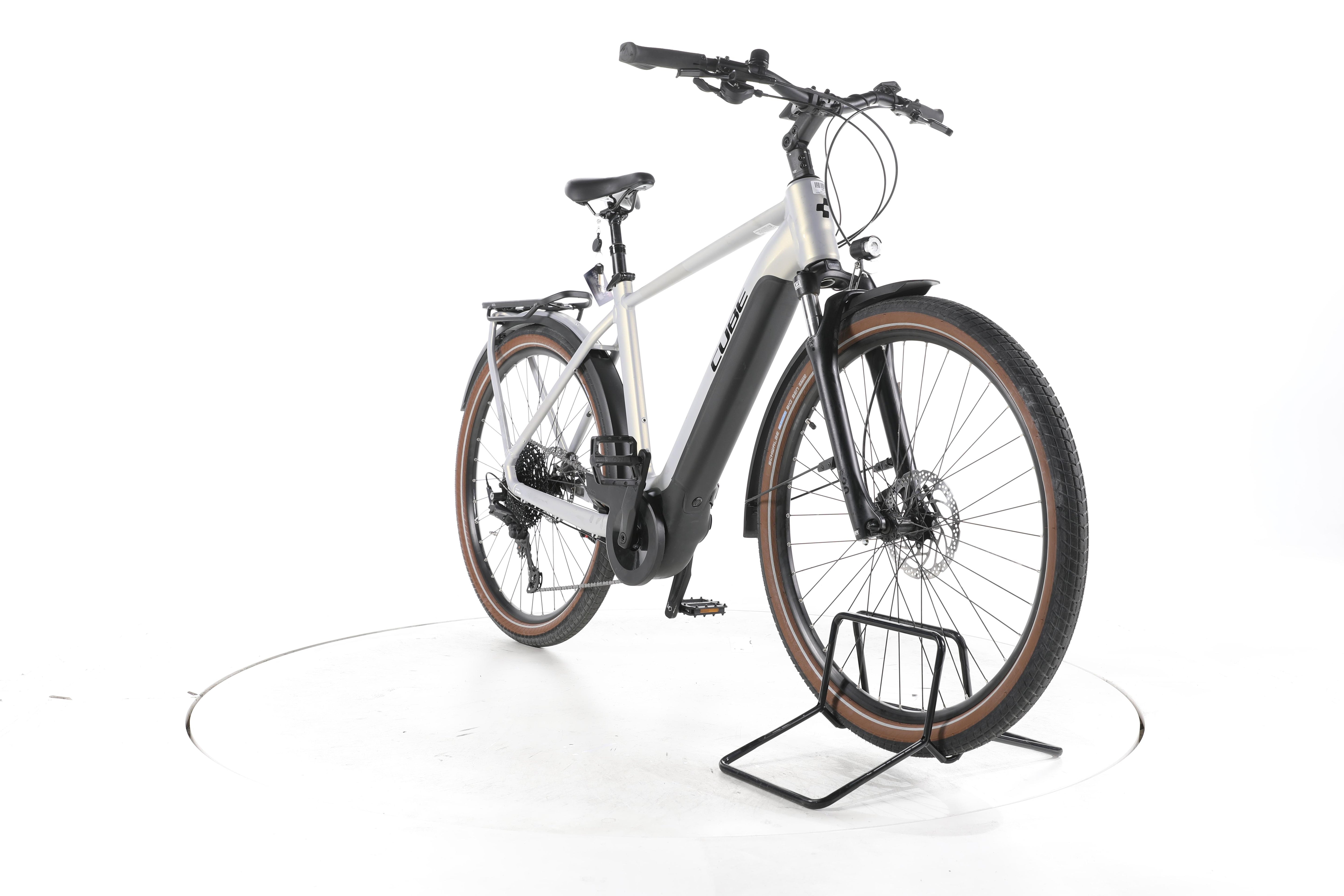 Cube Touring Hybrid Pro Trekking E-Bike - Image 3