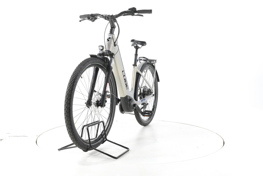 Cube Touring Hybrid Pro Trekking E-Bike Tiefeinsteiger 2024 - Image 5