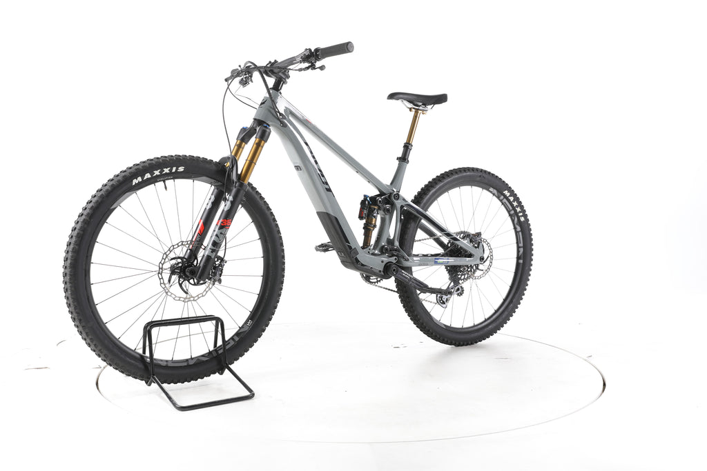 Pivot Cycles Shuttle SL E-Bike Fully Carbon - Image 6