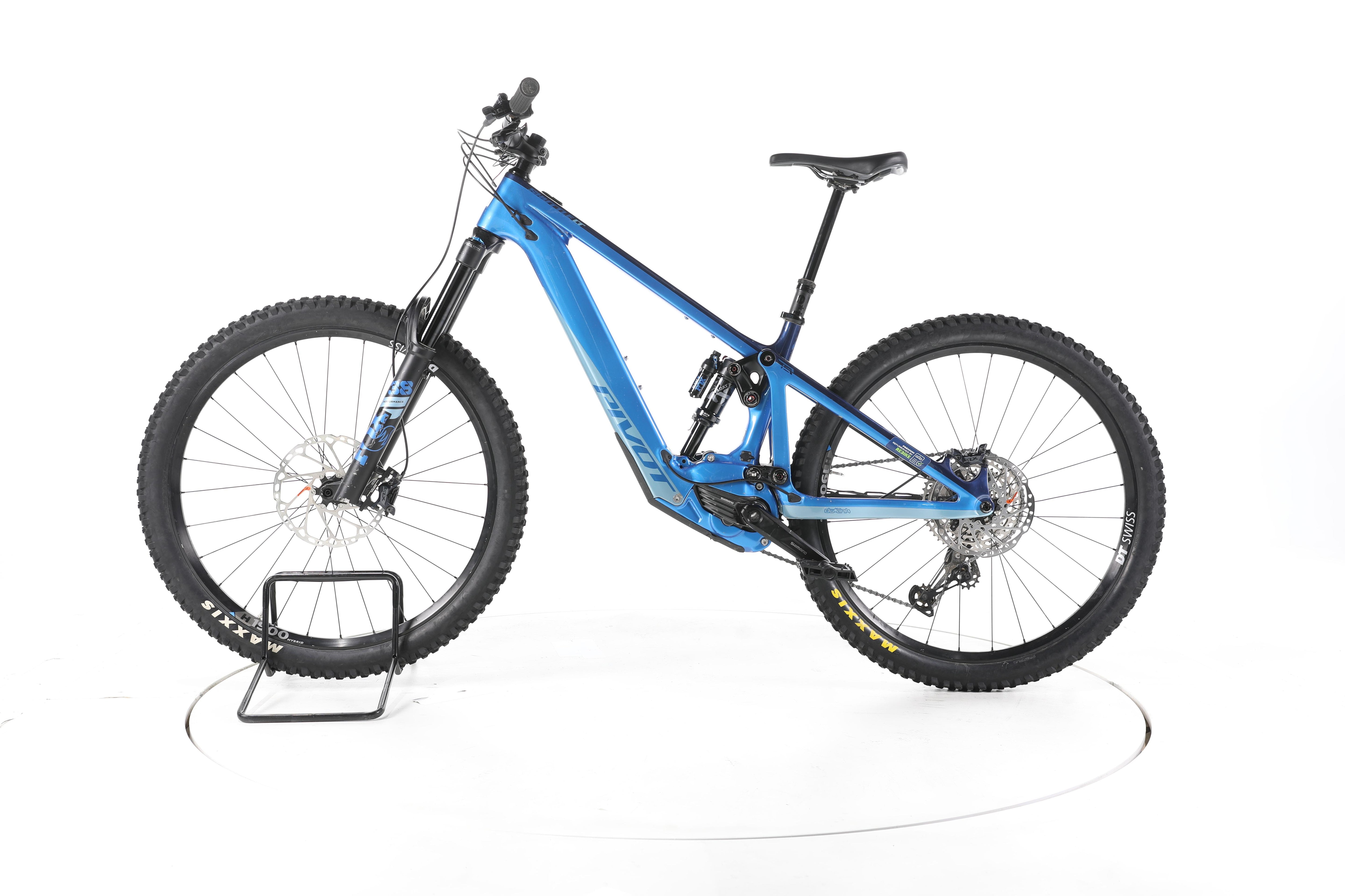 Pivot Cycles Shuttle LT Fully E-Bike Carbon - Image 7