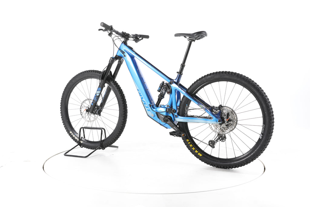 Pivot Cycles Shuttle LT Fully E-Bike Carbon - Image 8