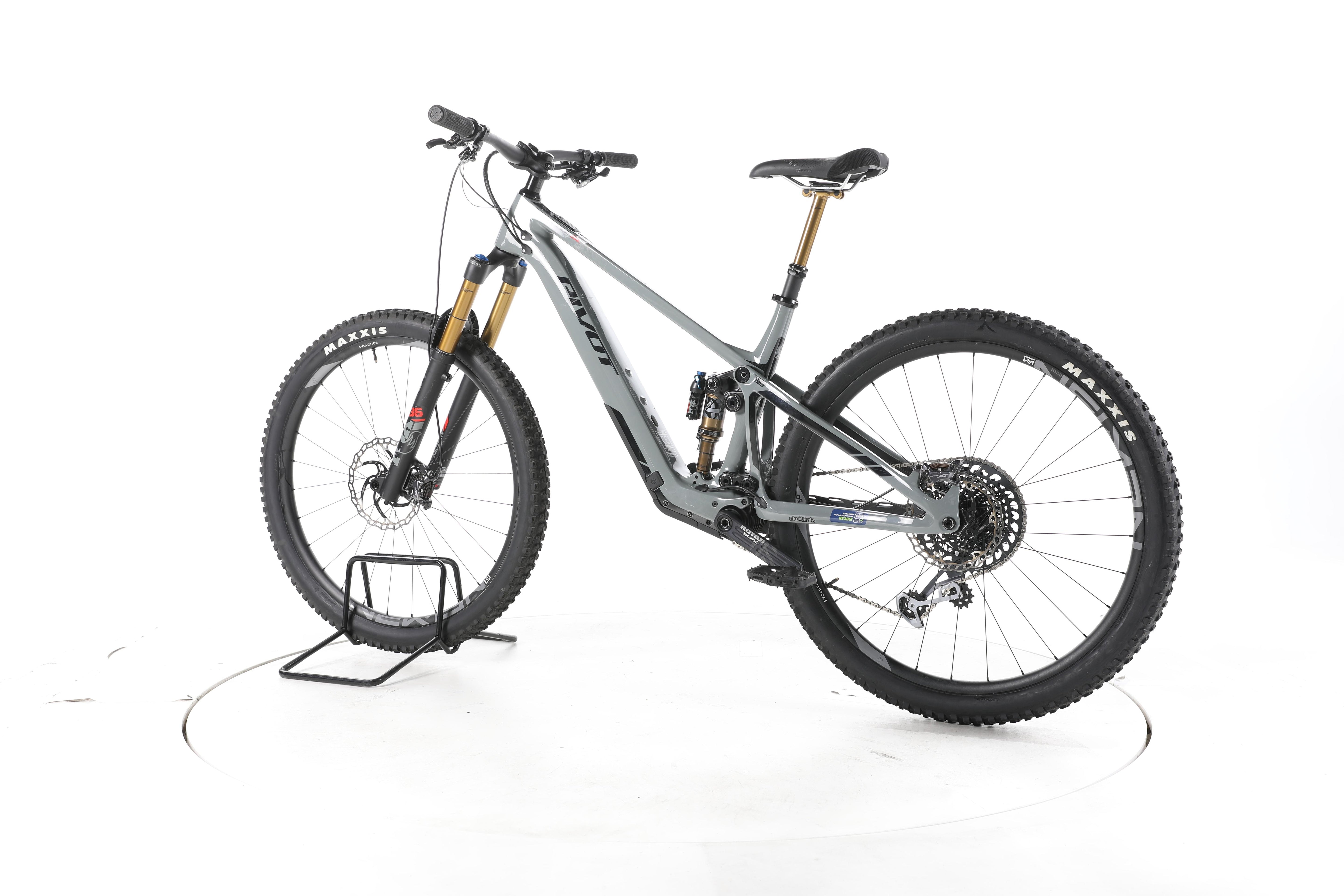 Pivot Cycles Shuttle SL E-Bike Fully Carbon - Image 8