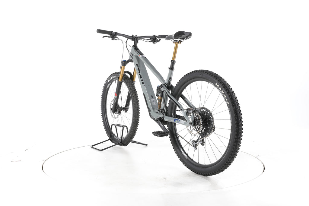 Pivot Cycles Shuttle SL E-Bike Fully Carbon - Image 9