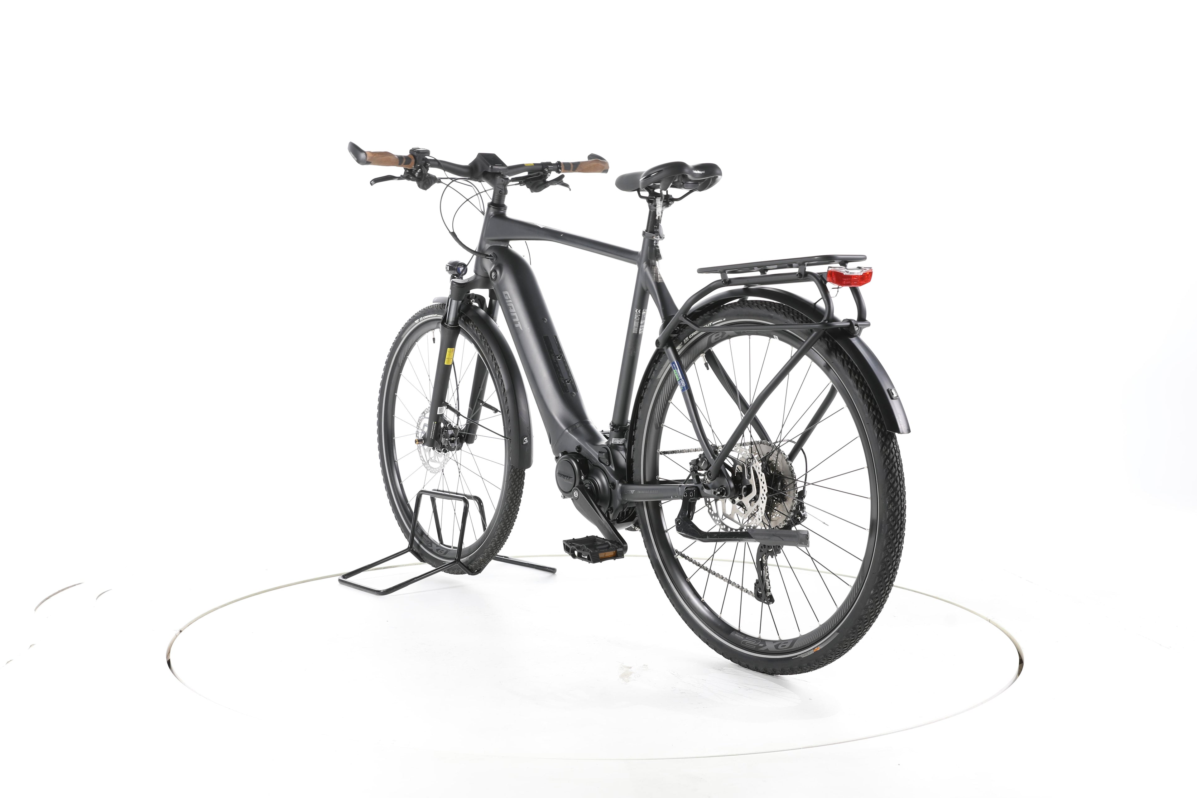 Giant Explore E+ 1 Trekking E-Bike - Image 9
