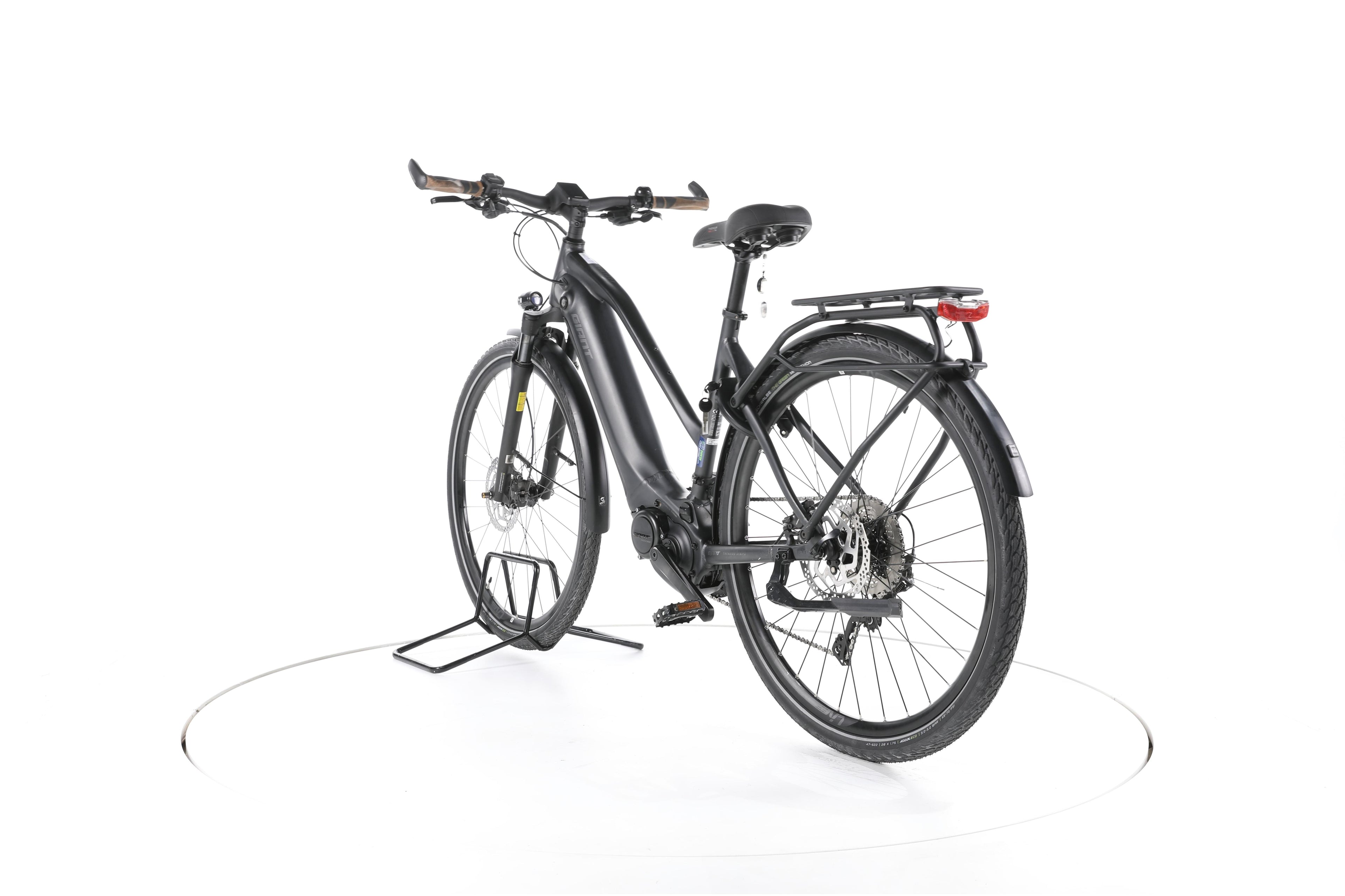 Giant Explore E+ 1 Trekking E-Bike - Image 9