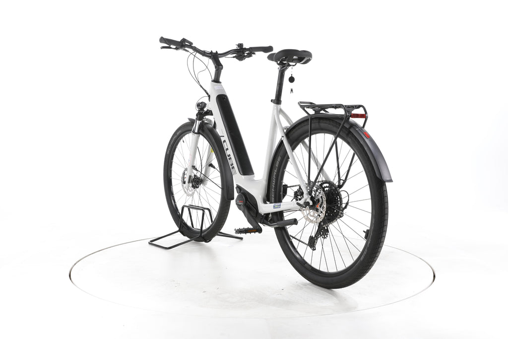 Cube Touring Hybrid ONE Trekking E-Bike Tiefeinsteiger 2025 - Image 9