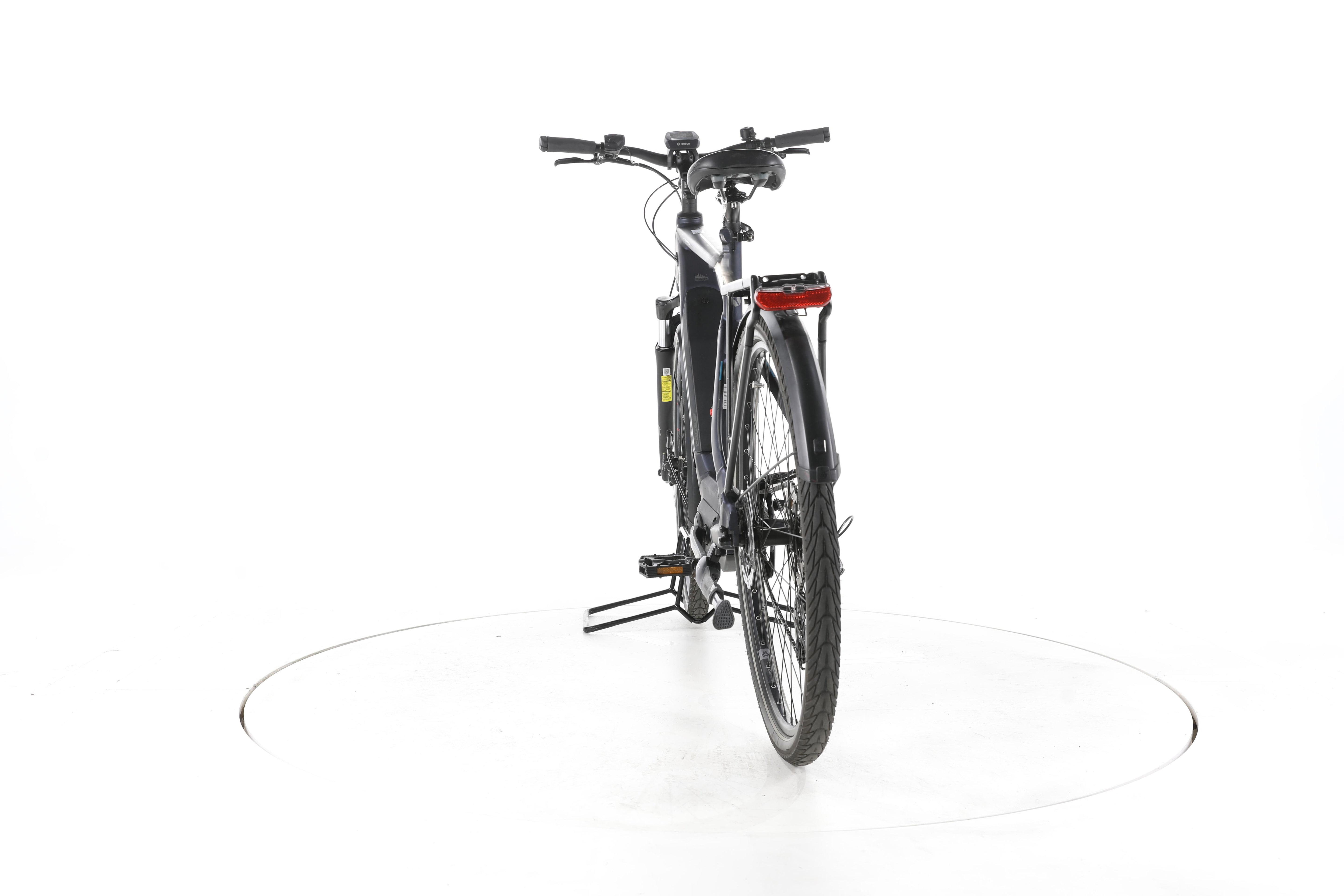 Carver Route E.420 Trekking E-Bike - Image 10
