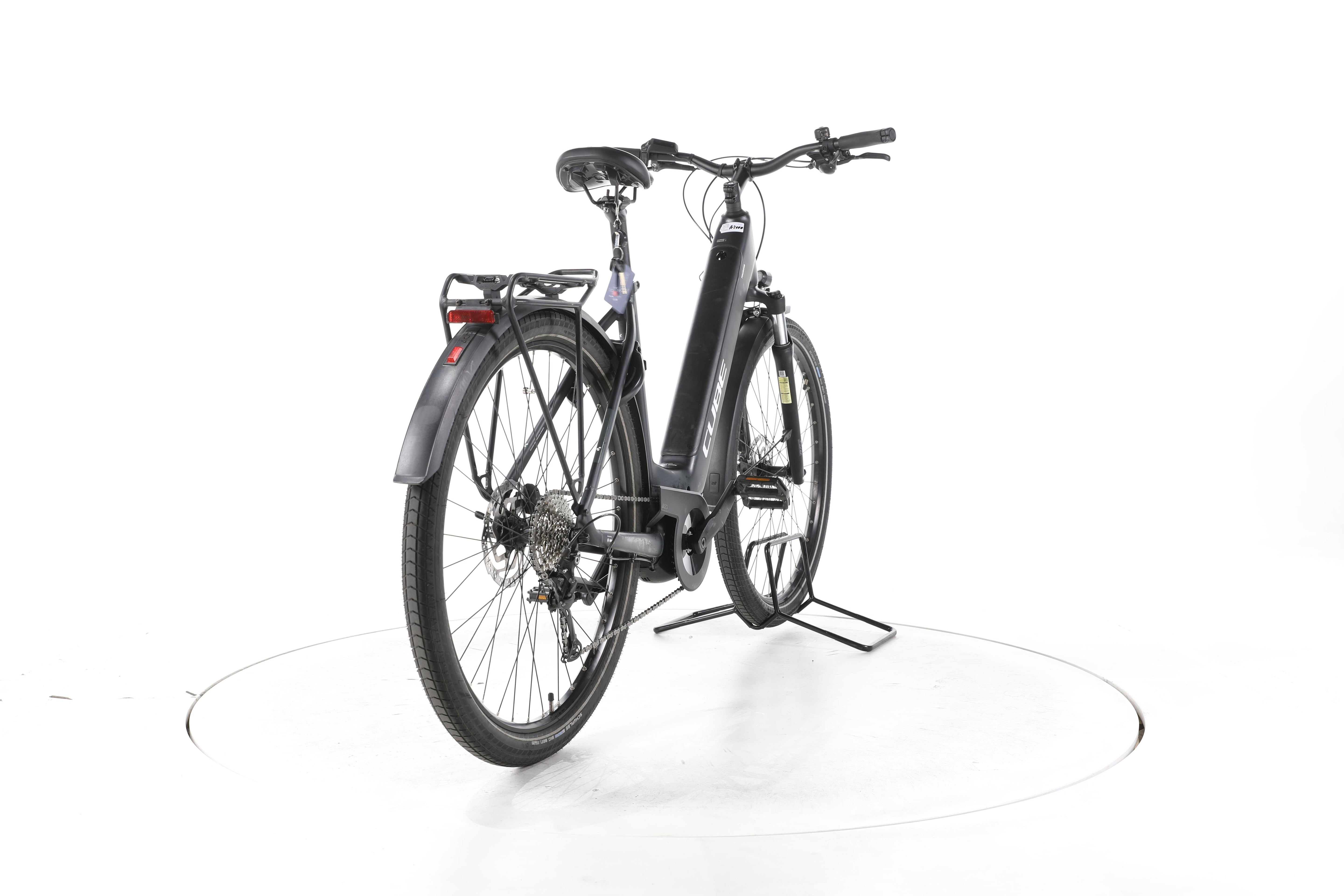 Cube Touring Hybrid ONE Trekking E-Bike Tiefeinsteiger - Image 11