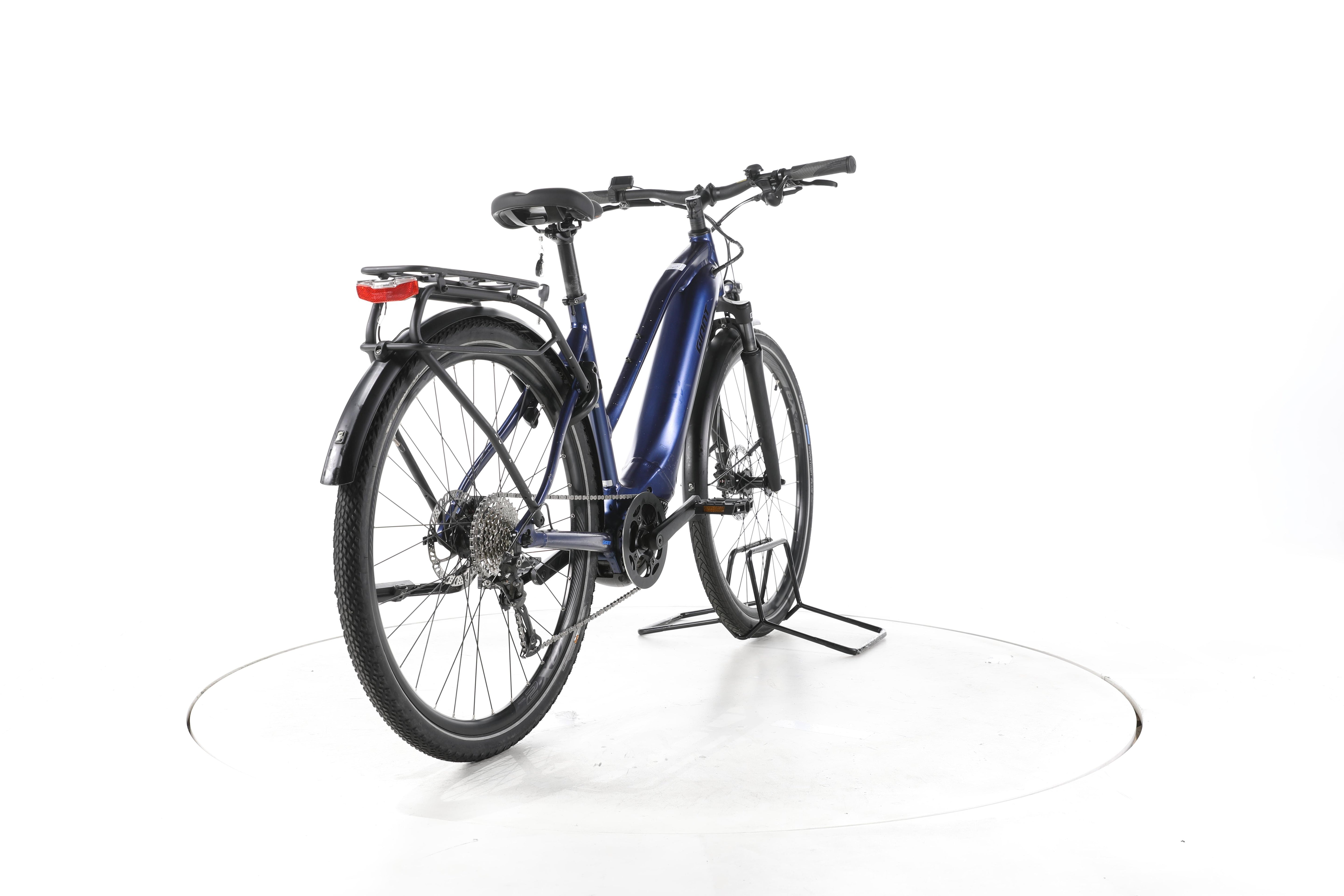 Giant Explore E+ 2 Trekking E-Bike - Image 11