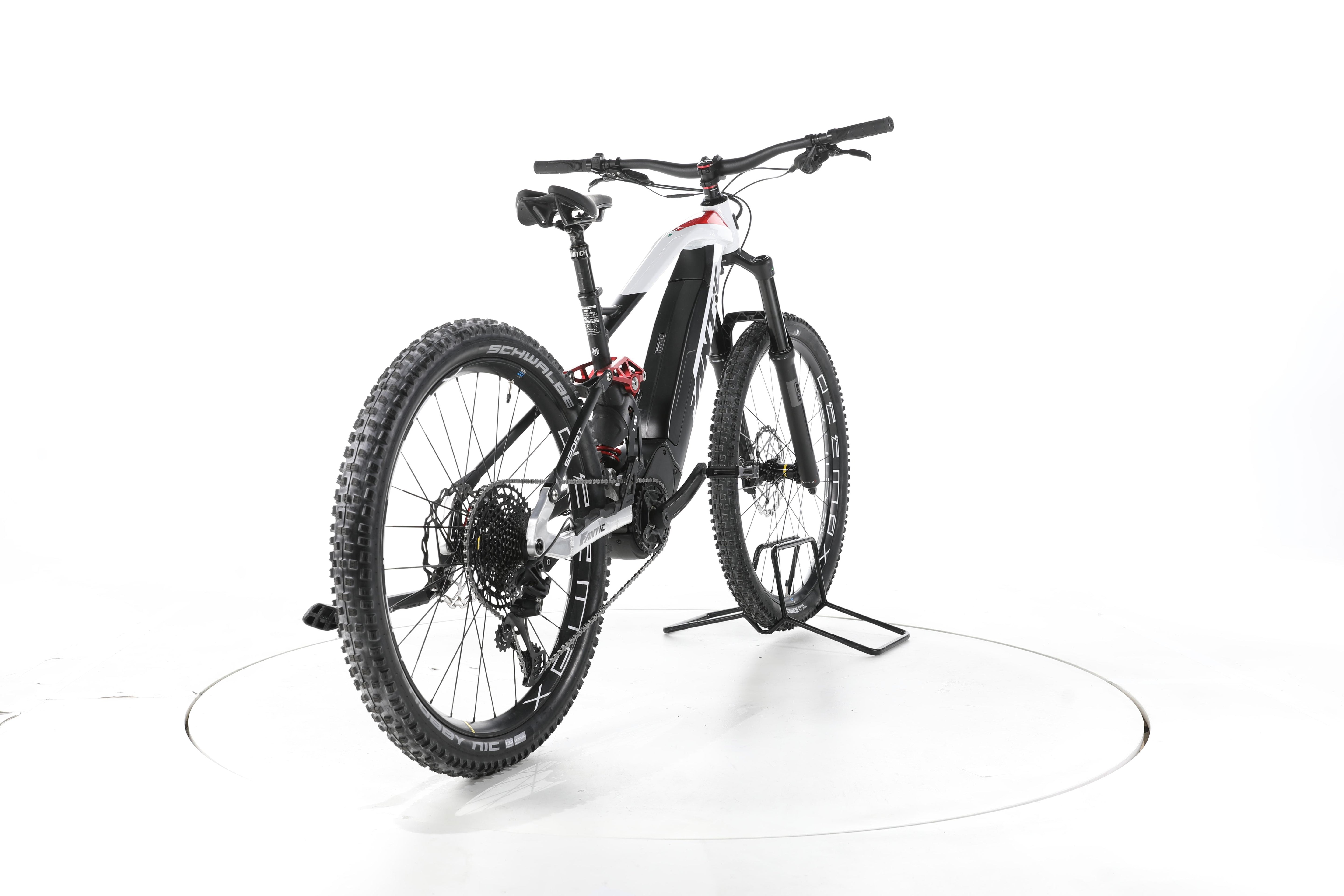 Fantic XEF 1.8 Sport Trekking E-Bike - Image 11