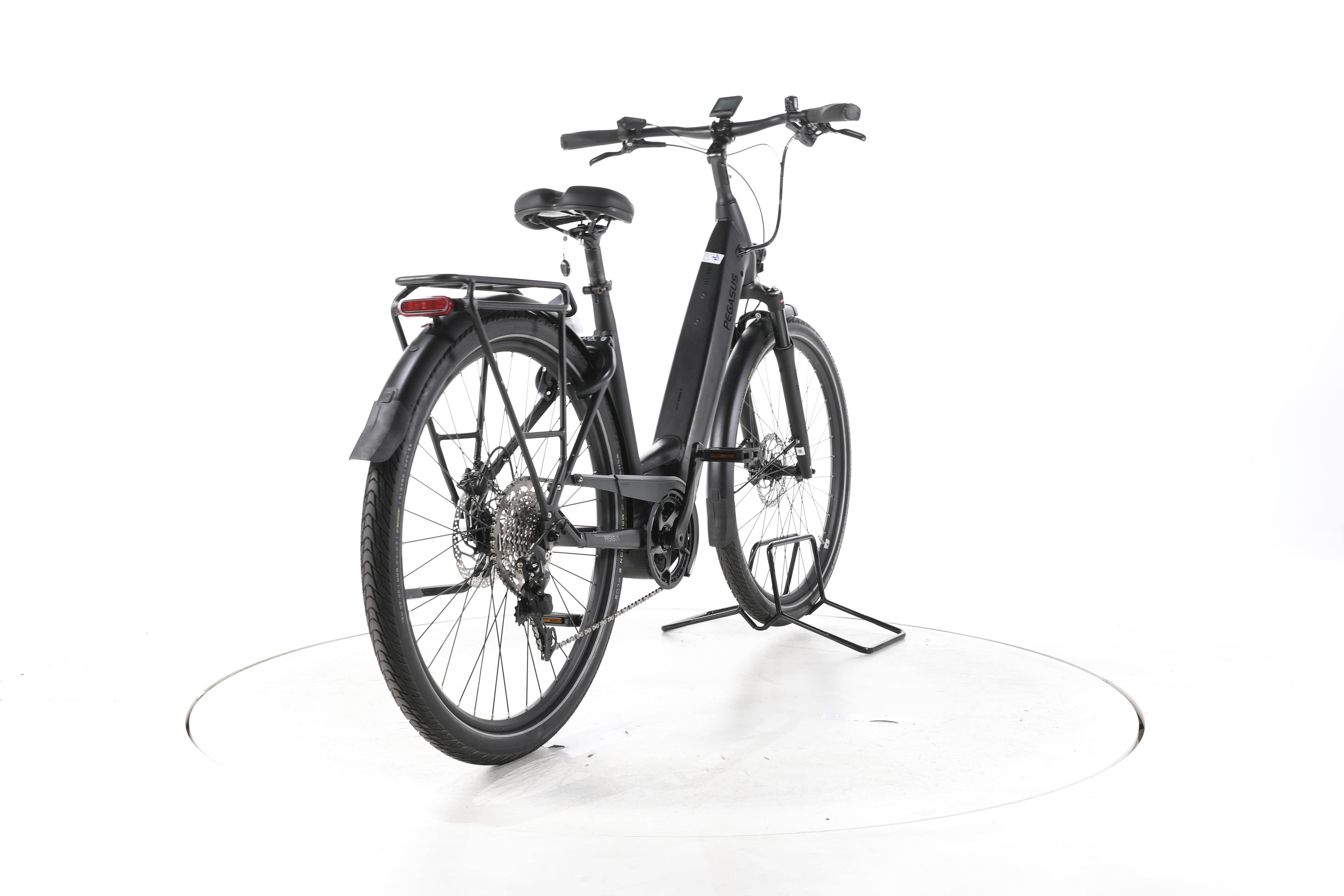 Pegasus Premio EVO Lite Trekking E-Bike Tiefeinsteiger - Image 11