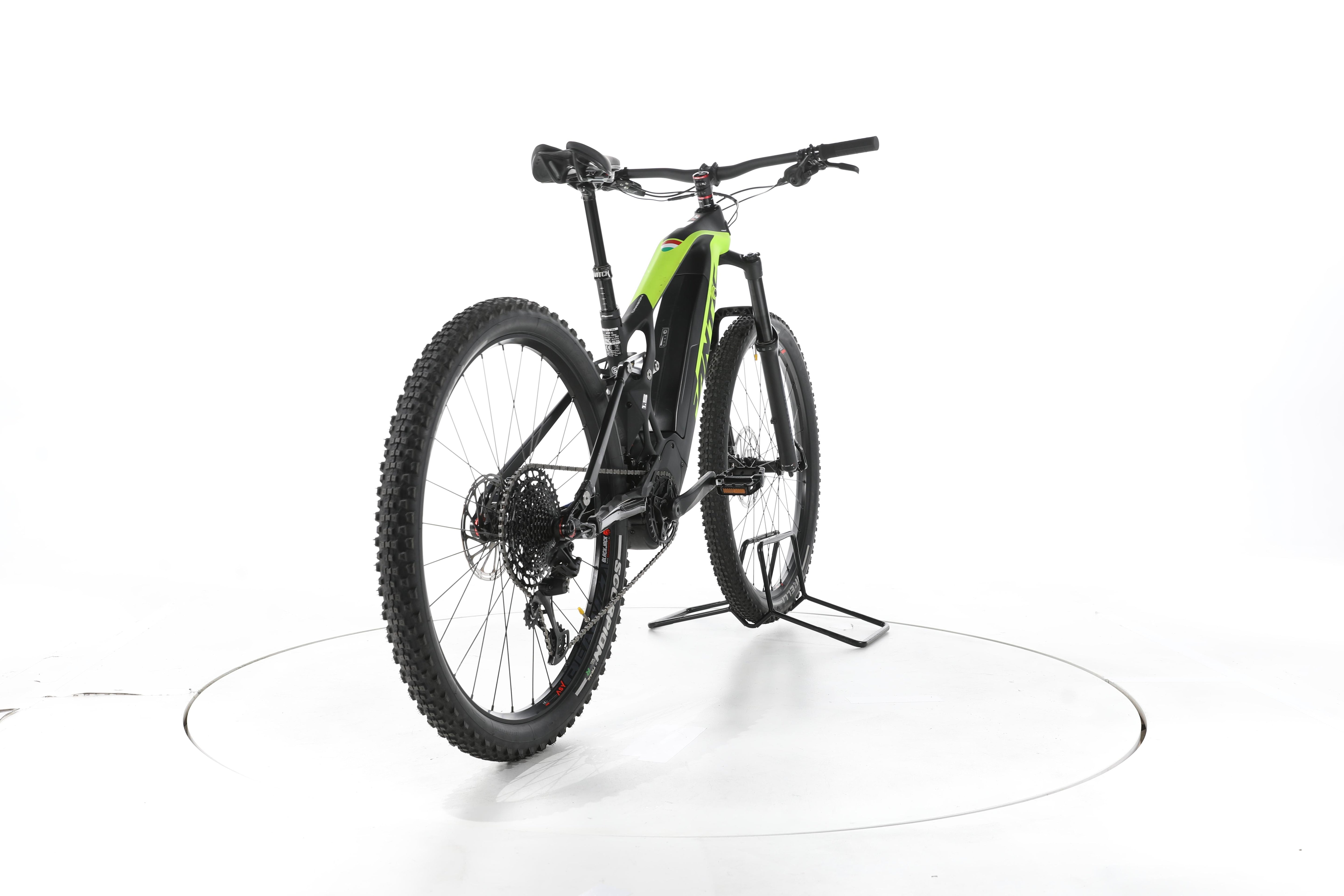 Fantic Fantic XTF 1.5 Carbon E-Bike Fully Carbon - Image 11