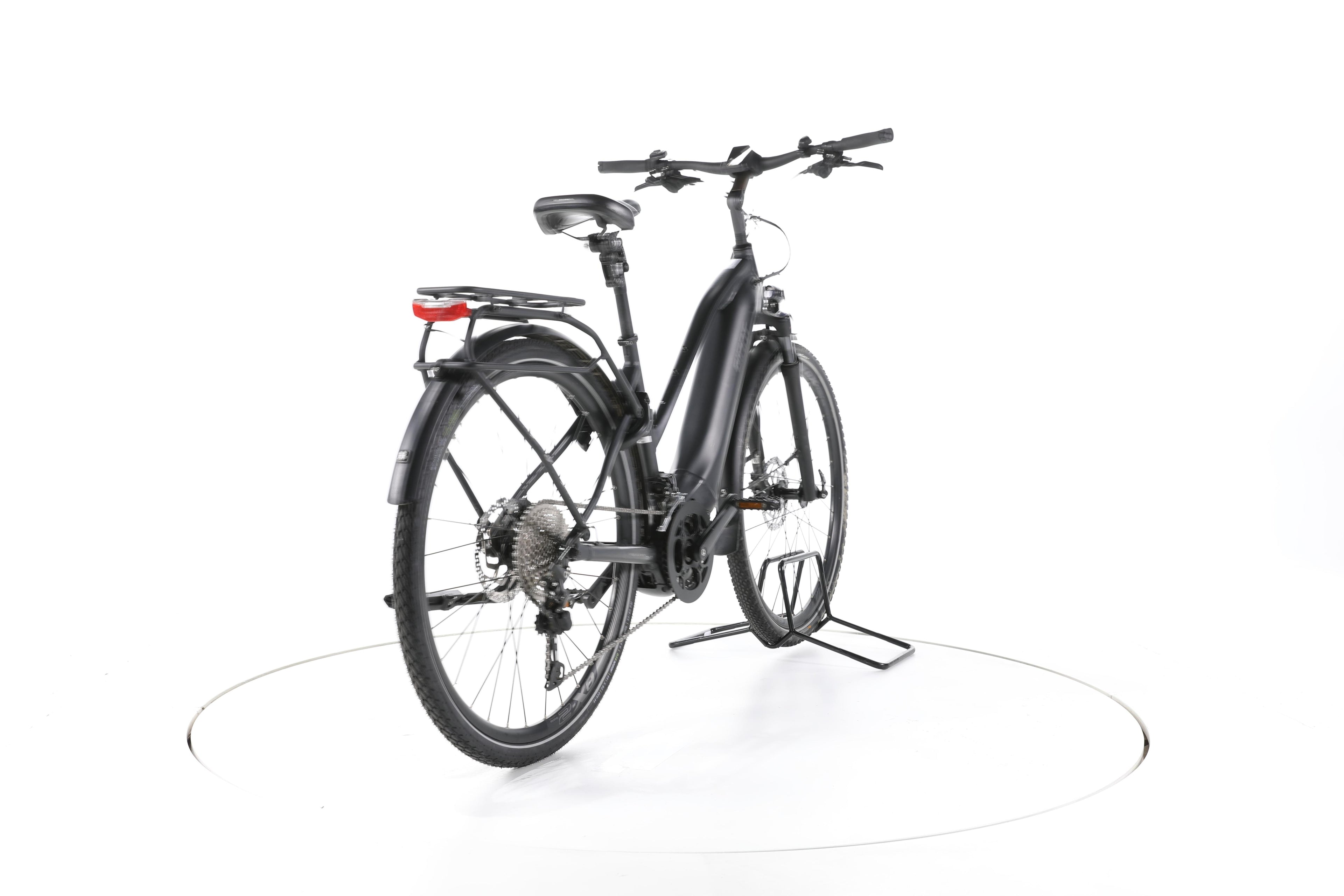 Giant Explore E+ 1 Trekking E-Bike - Image 11