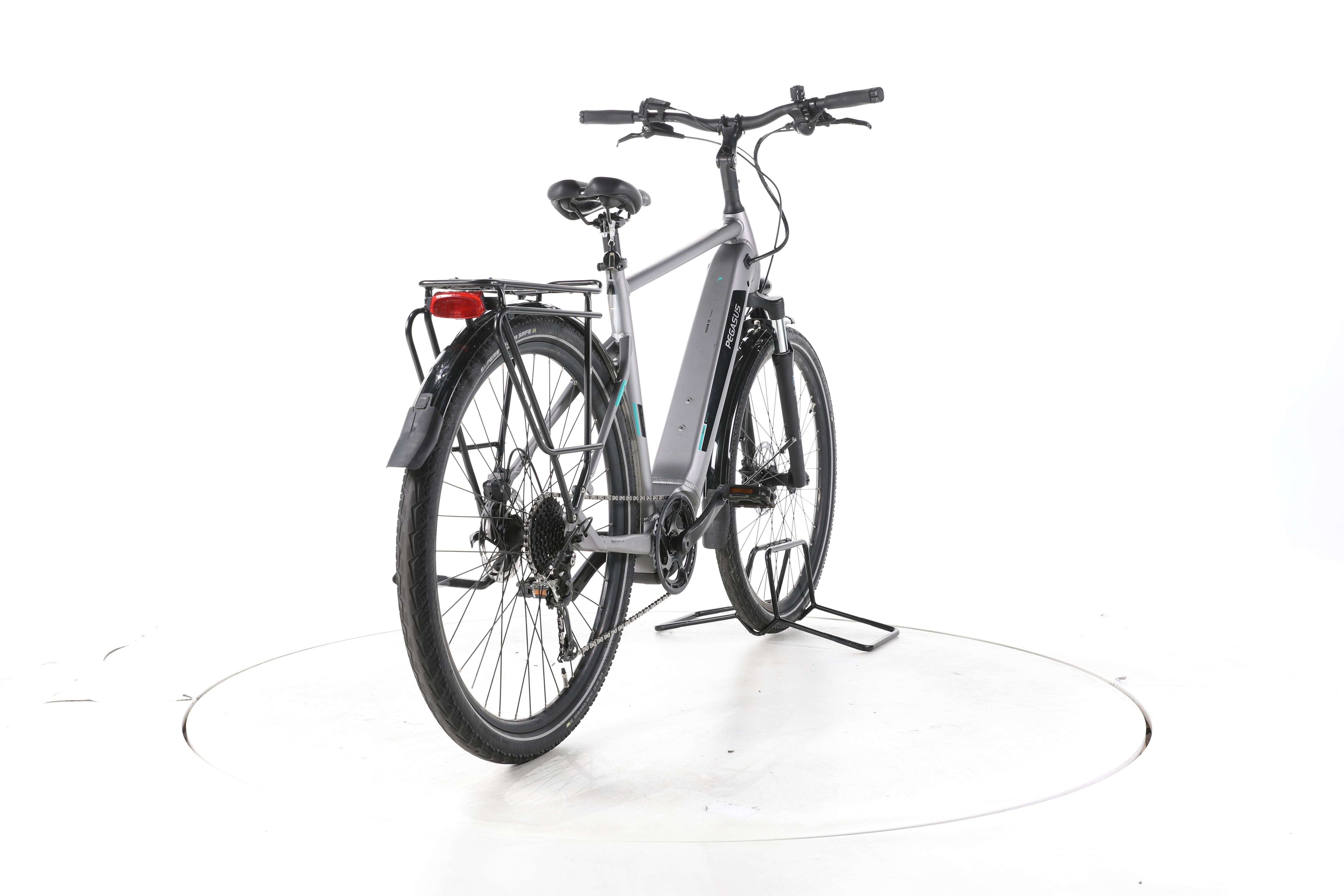 Pegasus Evo CX 750 Trekking E-Bike - Image 11