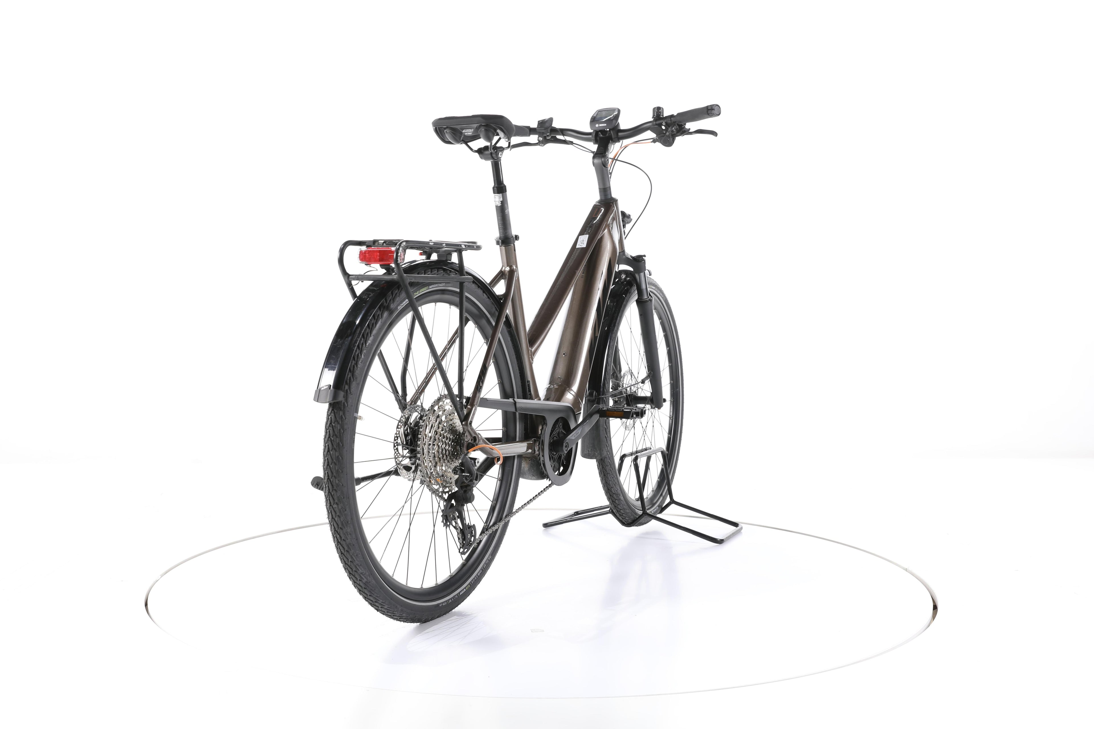 KTM Macina Ultimate Pro Trekking E-Bike - Image 11