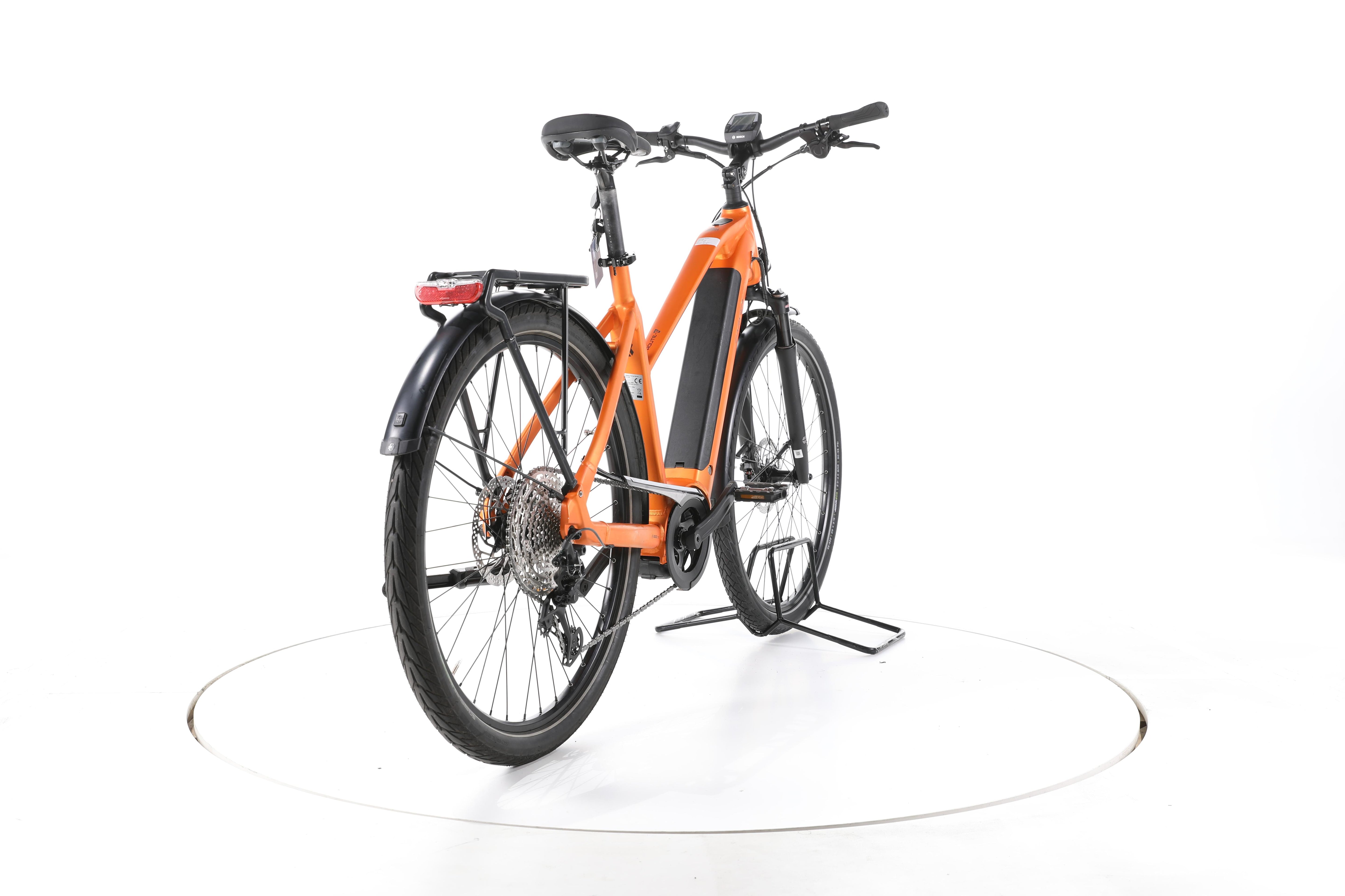 Carver Route E.530 Trekking E-Bike - Image 11