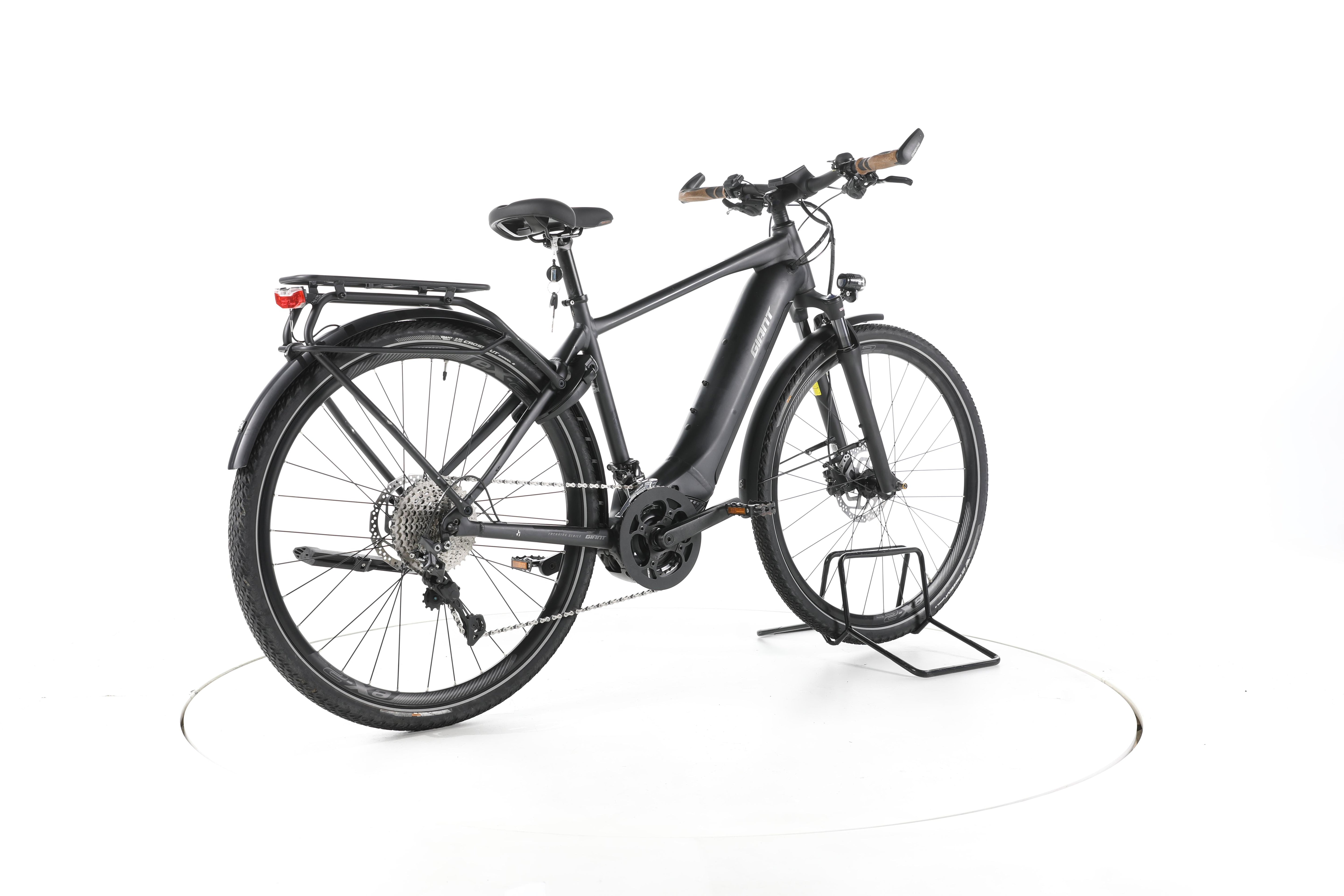 Giant Explore E+ 1 Trekking E-Bike - Image 12