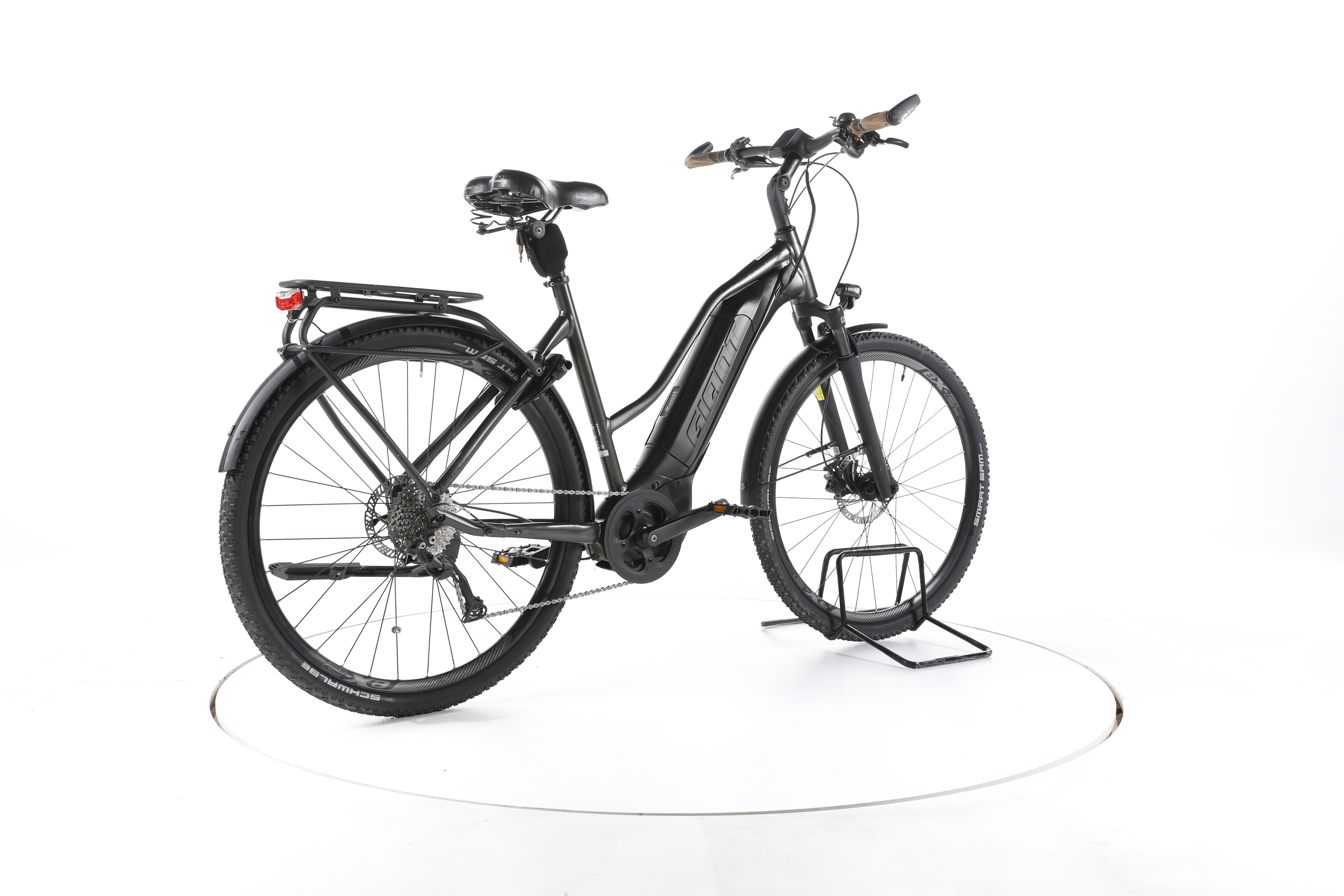 Giant Explore E+ 3 Trekking E-Bike - Image 12
