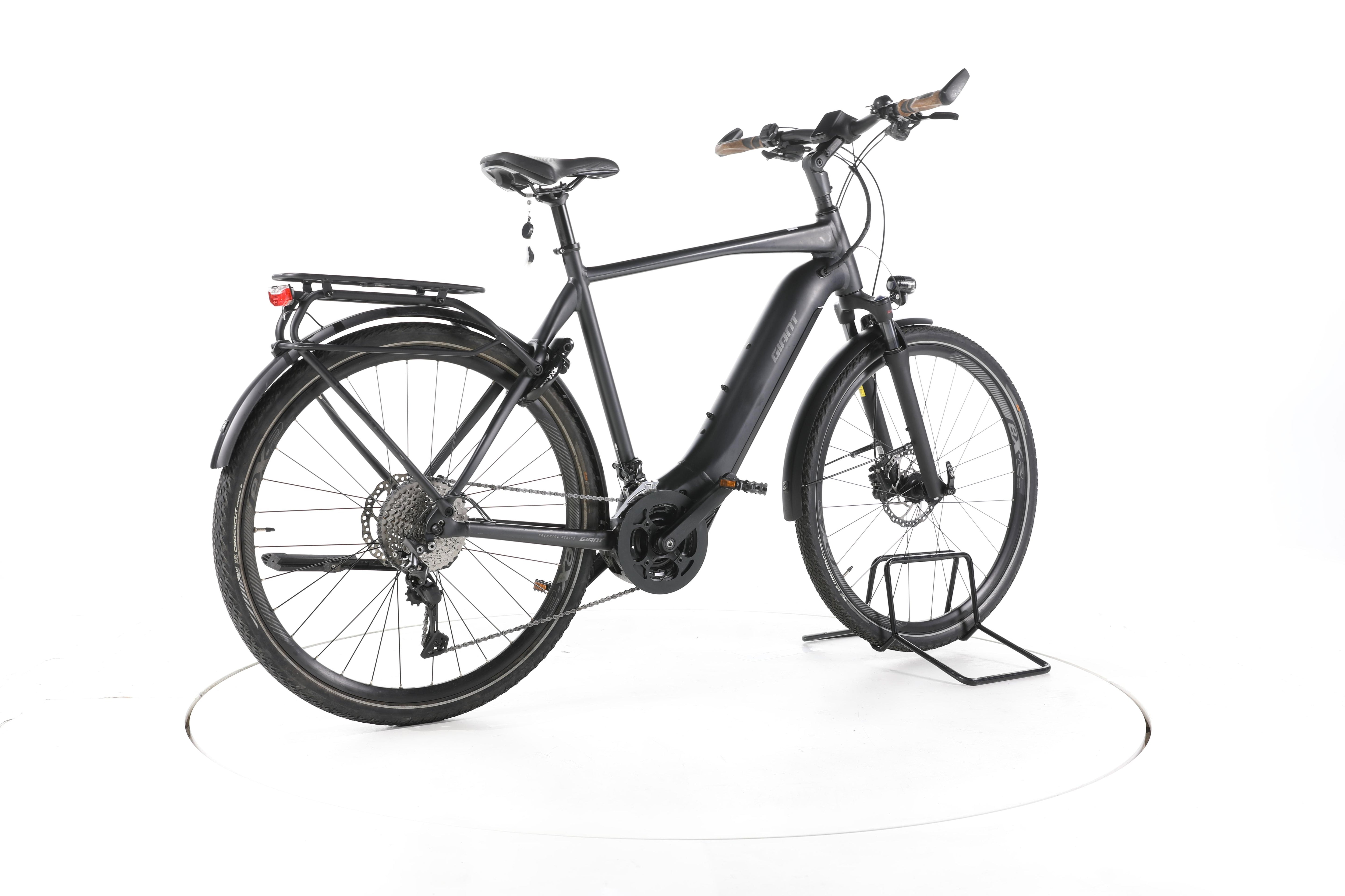 Giant Explore E+ 1 Trekking E-Bike - Image 12