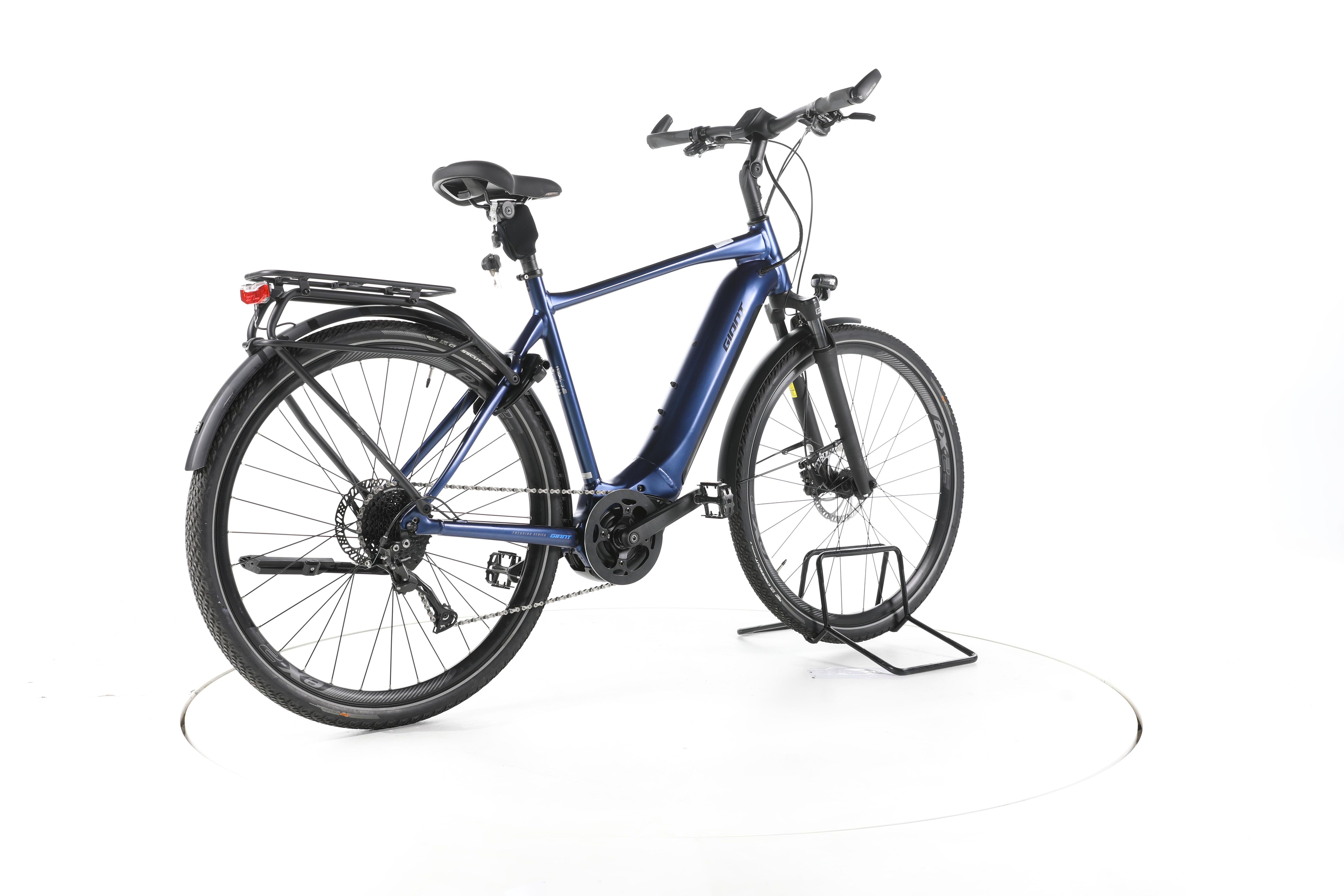 Giant Explore E+ 2 Trekking E-Bike - Image 12
