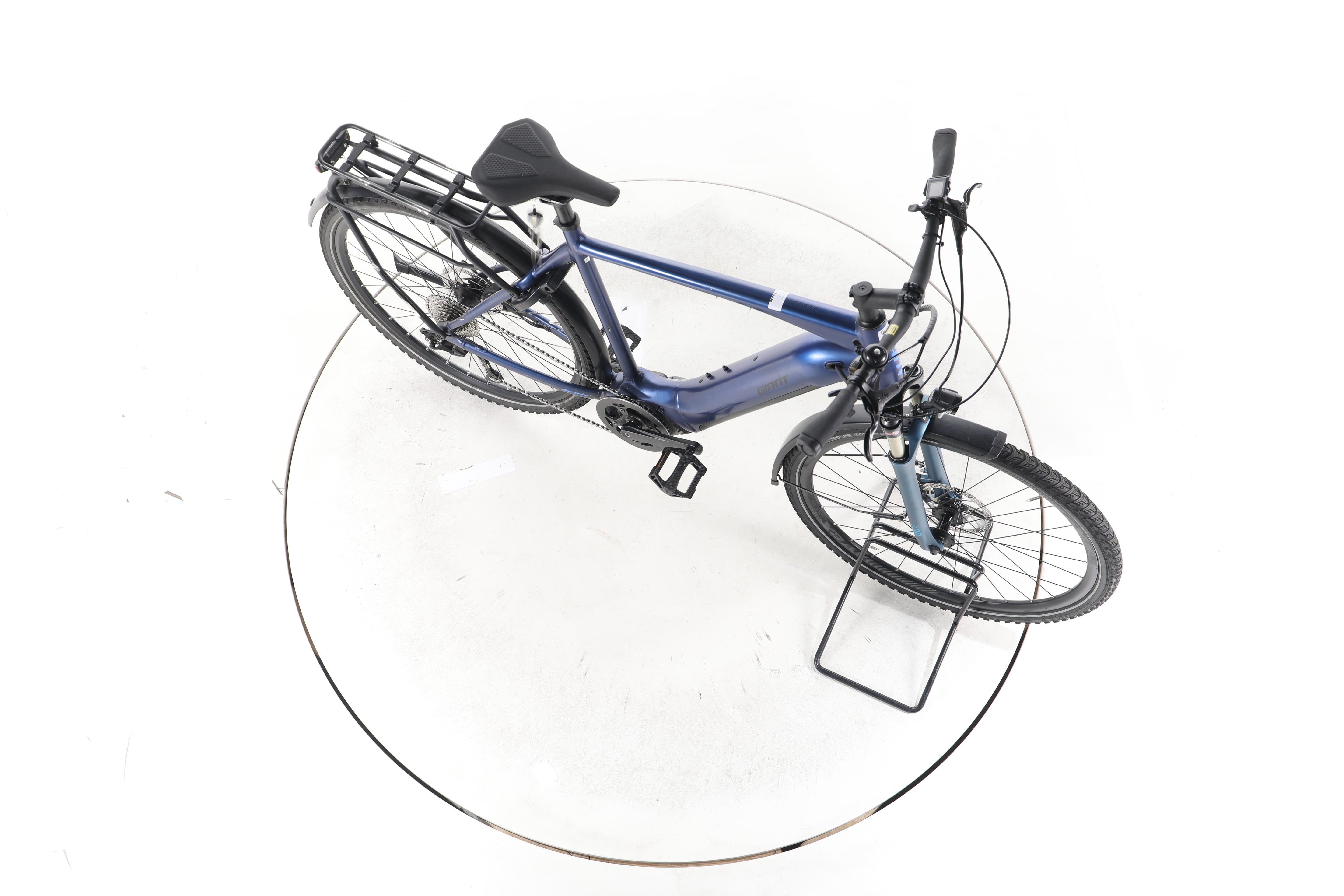 Giant Explore E+ 2 Trekking E-Bike - Image 14