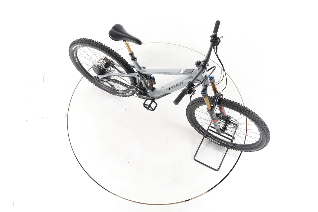 Pivot Cycles Shuttle SL E-Bike Fully Carbon - Image 14
