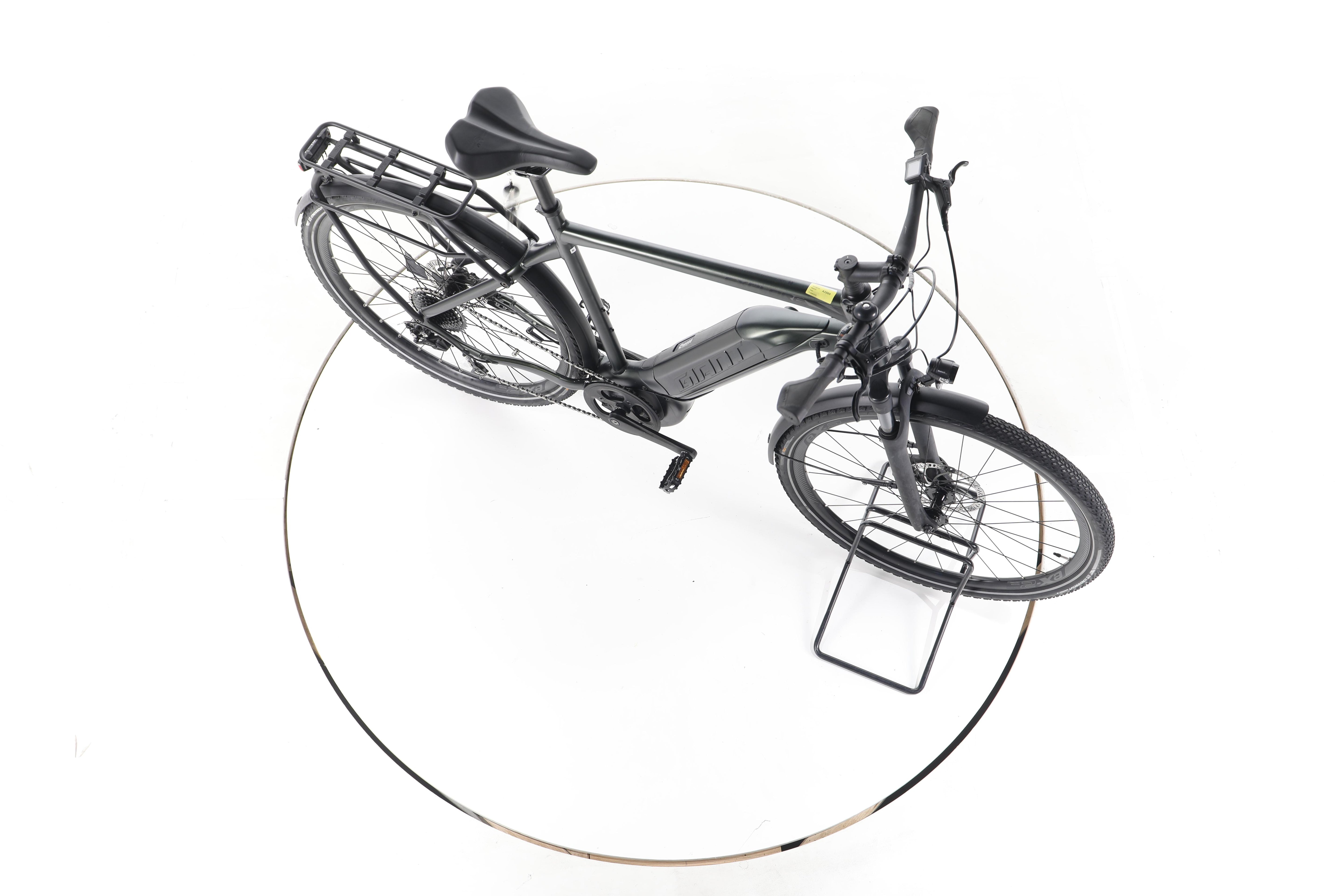 Giant Explore E+ 3 Trekking E-Bike - Image 14