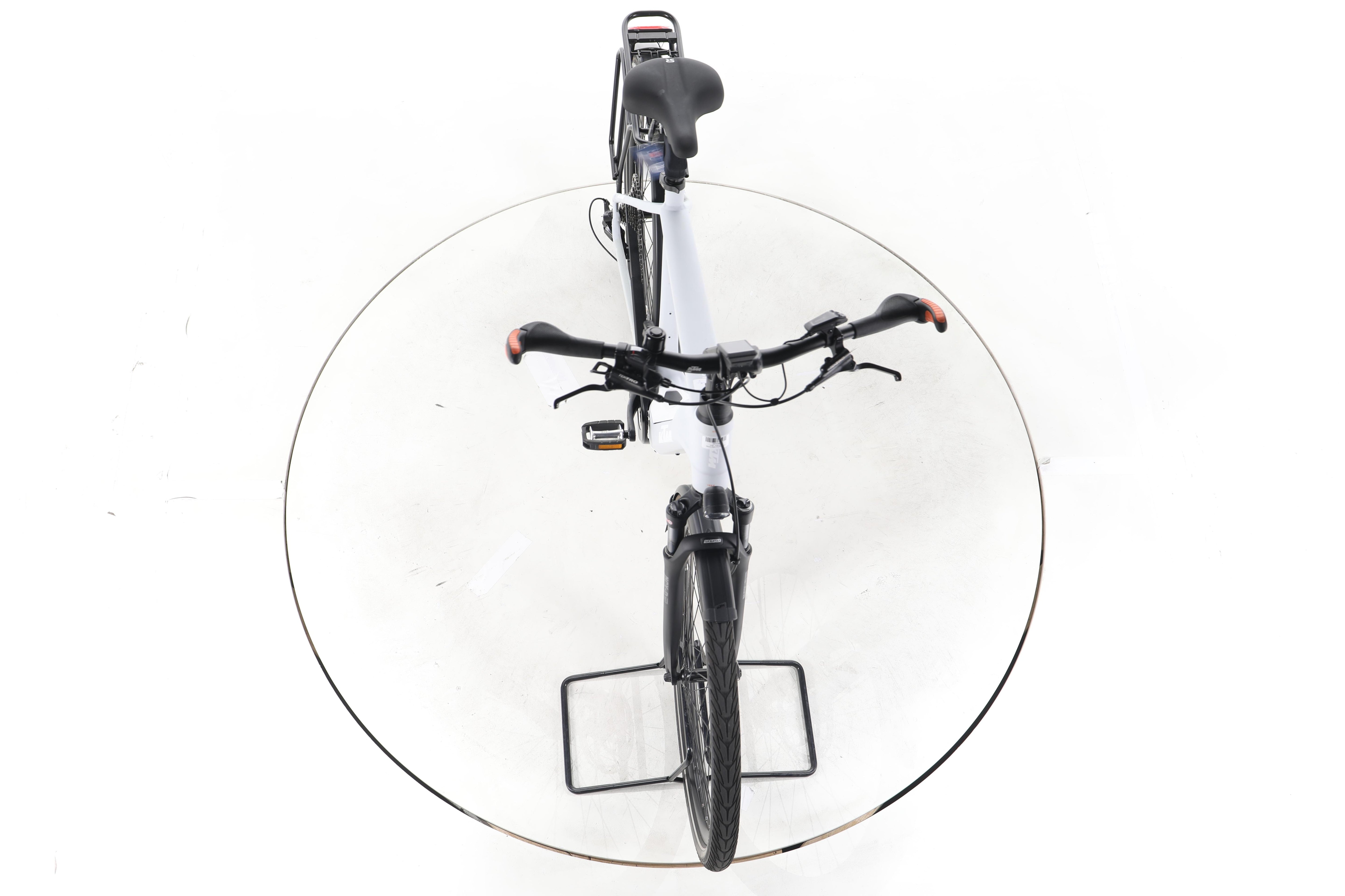 KTM Macina Style Pro Trekking E-Bike - Image 16
