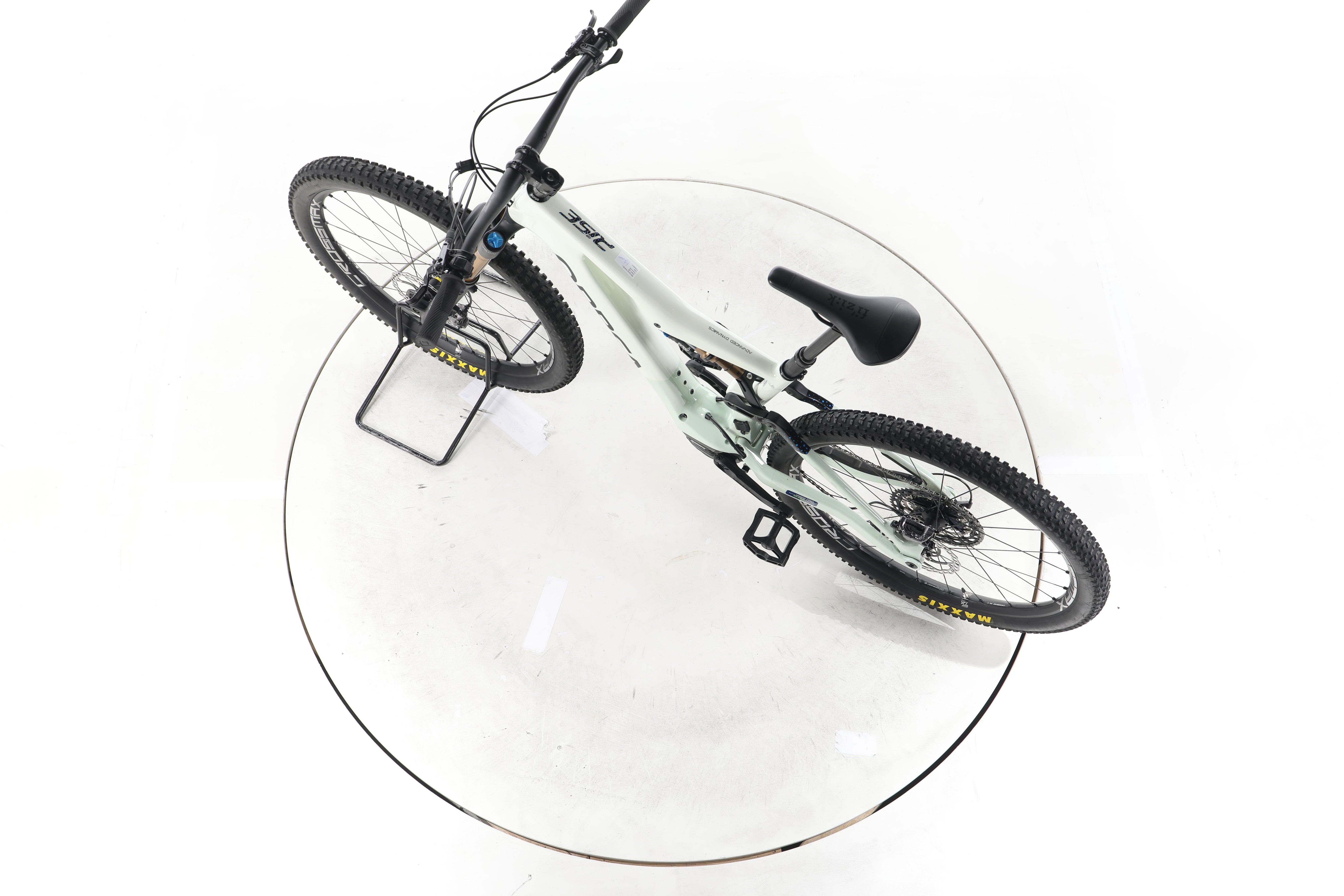 Orbea Rise M10 E-Bike Fully Carbon - Image 20