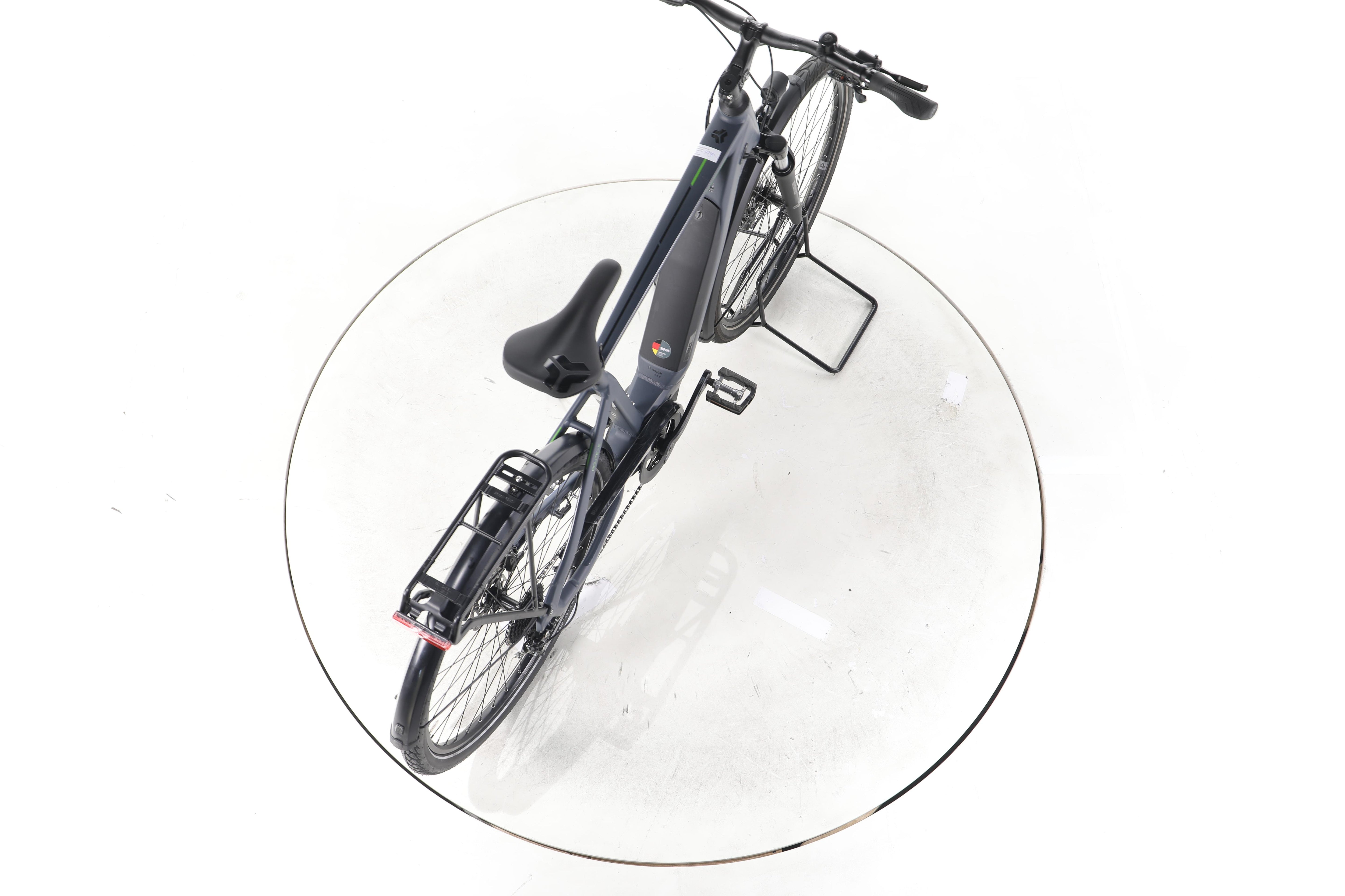 Carver Route E.410 Trekking E-Bike - Image 23