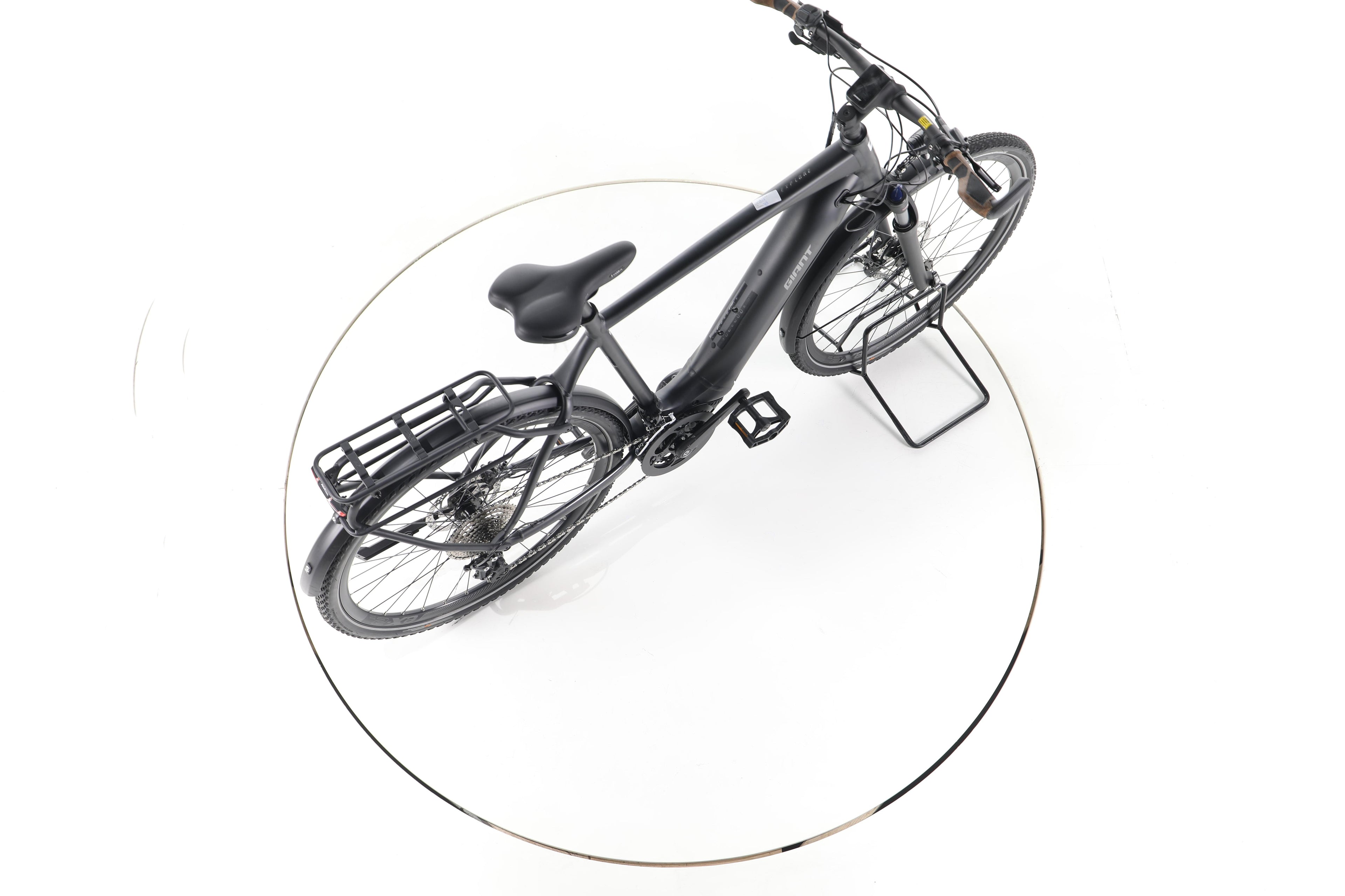 Giant Explore E+ 1 Trekking E-Bike - Image 24