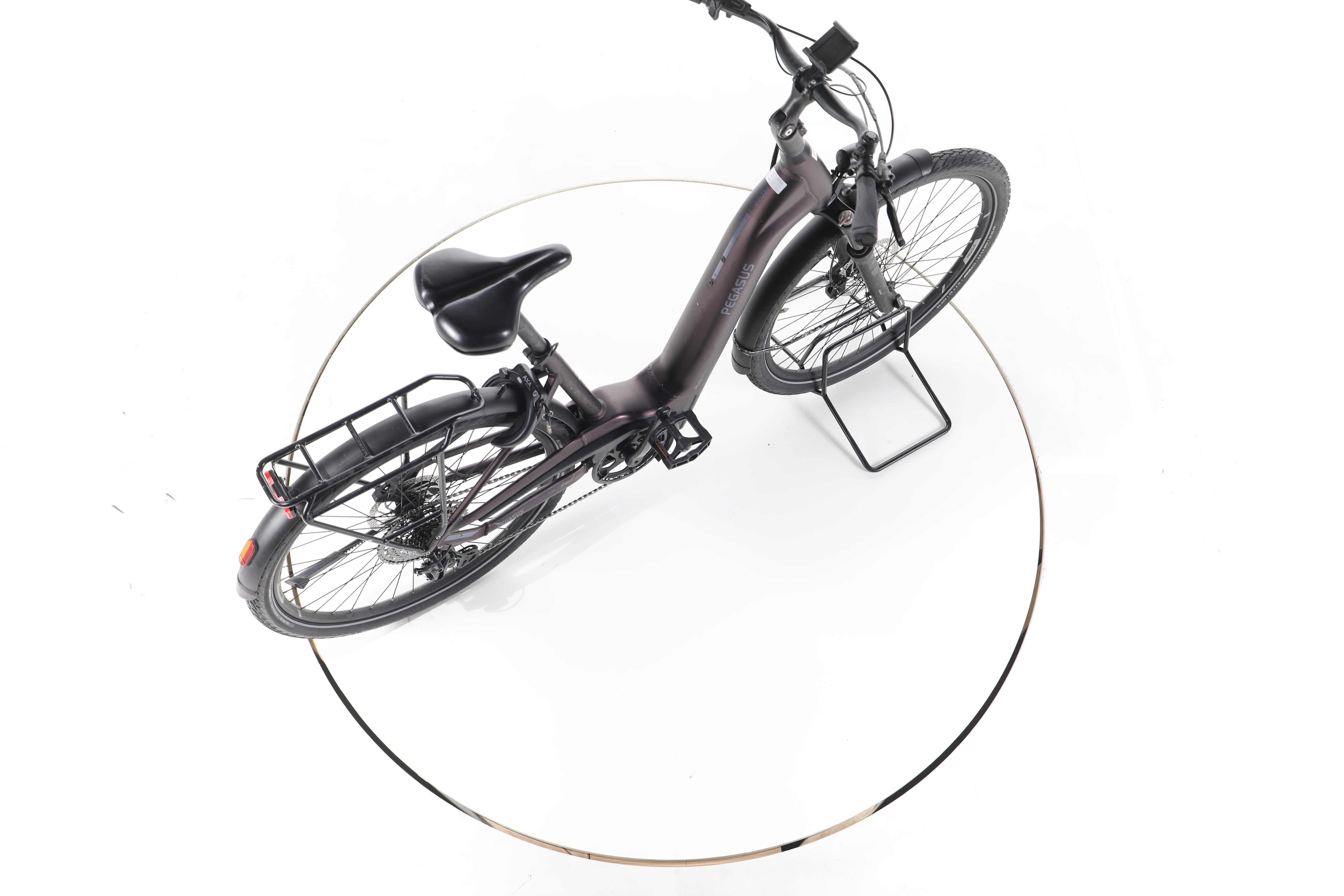 Pegasus Premio EVO Lite Trekking E-Bike Tiefeinsteiger - Image 24